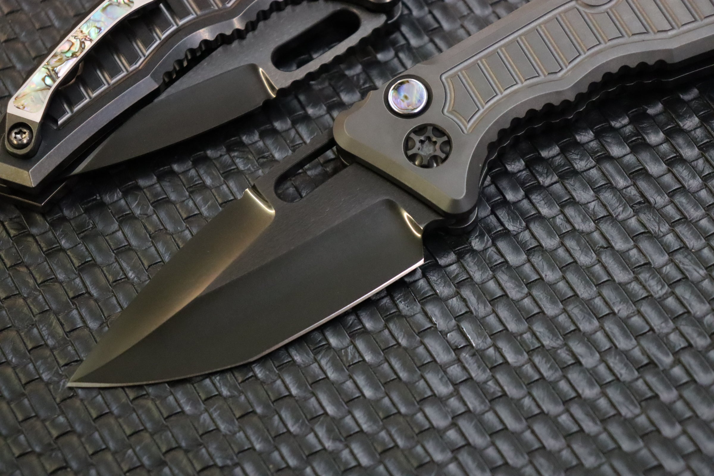 Heretic Knives Medusa Auto DLC Titanium w/ Abalone & Polished DLC Hand Ground Tanto