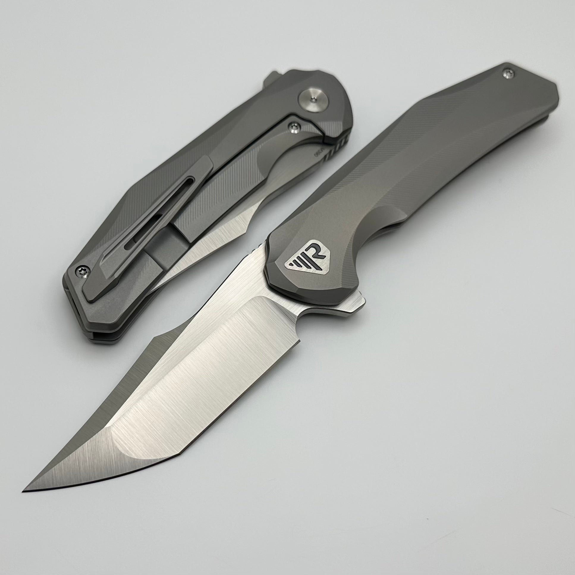 Reate Zoro w/ Titanium Handles & Belt Satin M390