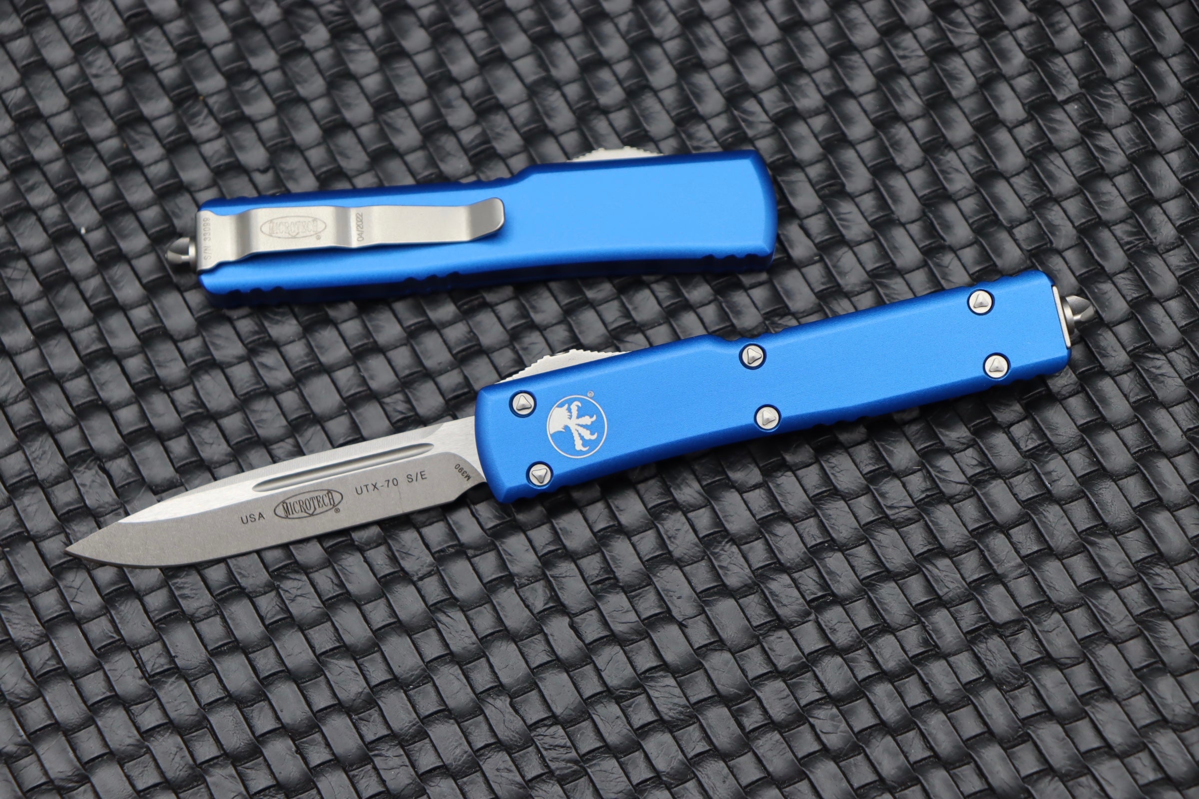 Microtech UTX-70 Single Edge Stonewash Standard & Blue 148-10BL