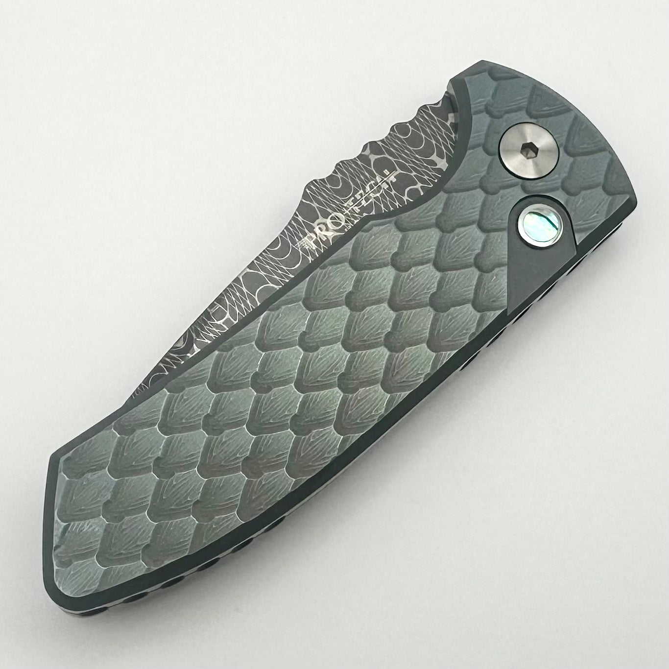 Pro-Tech SBR Short Bladed Rockeye Green Double Feather Texture w/ Bronze Titanium Handle & Abalone Button w/ Vegas Forge Damascus 2023 Custom 004