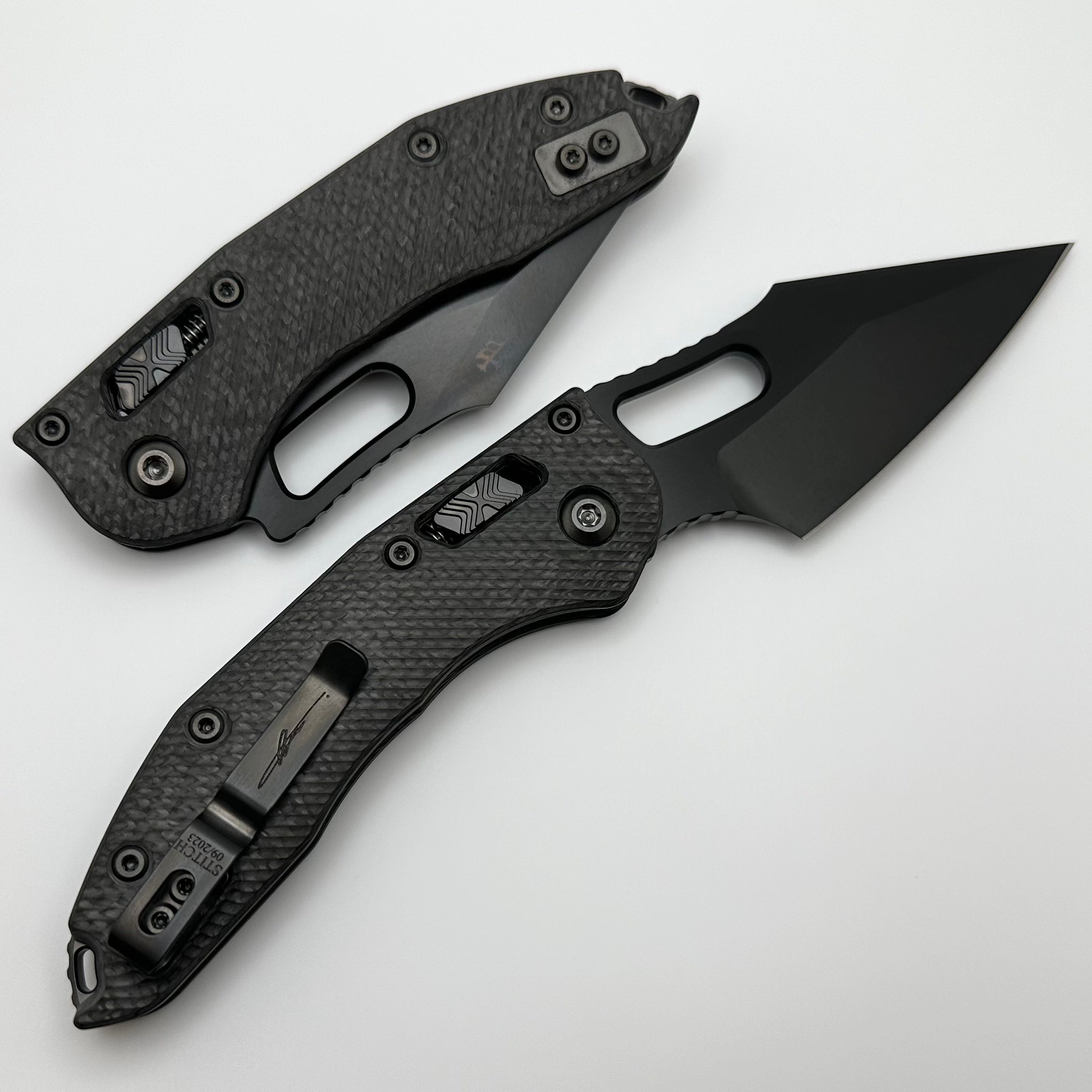 Microtech Knives Manual Stitch RAM LOK Fluted Carbon Fiber DLC Standard Signature Series 169RL-1DLCTFLCFS