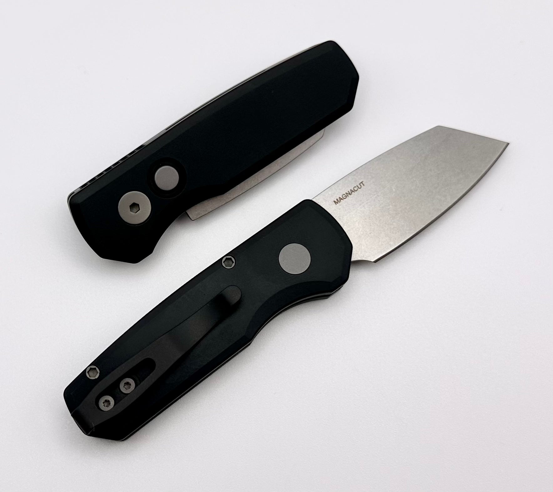 Pro-Tech Runt 5 w/ Black Handle & Stonewash MagnaCut R5401