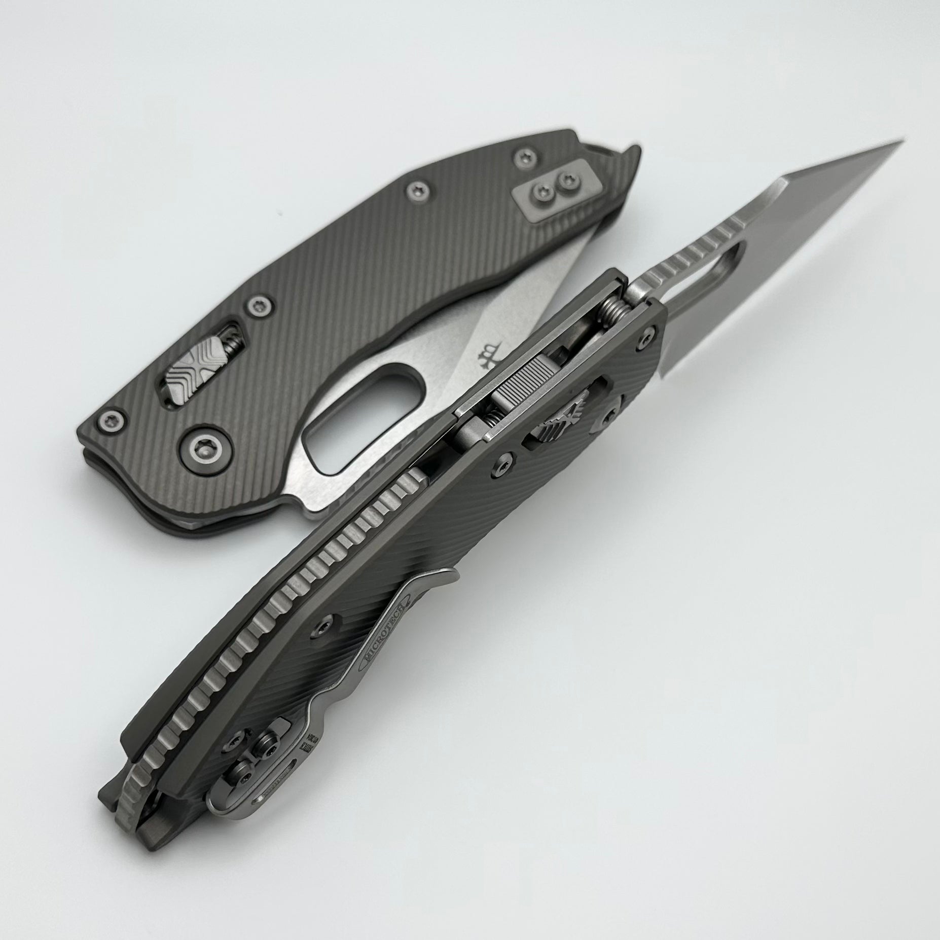 Microtech Knives Manual Stitch RAM LOK Fluted Natural Clear Aluminum Handles w/ Stonewash P/S M390MK 169RL-11FLNC