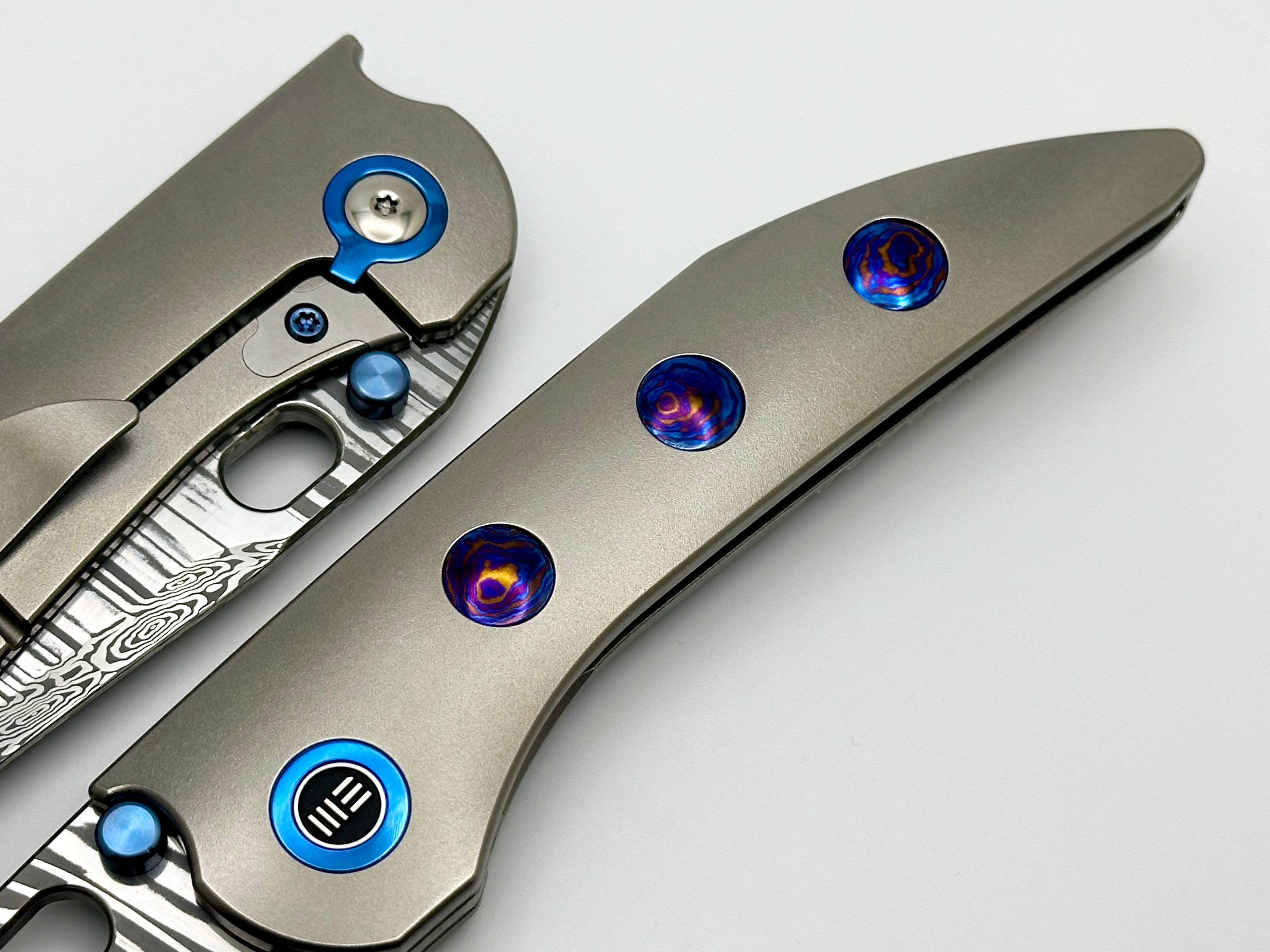 We Knife Attor Polished Bead Blasted Titanium Integral Handle w/ Timascus Inlays & Damasteel WE23037-DS1