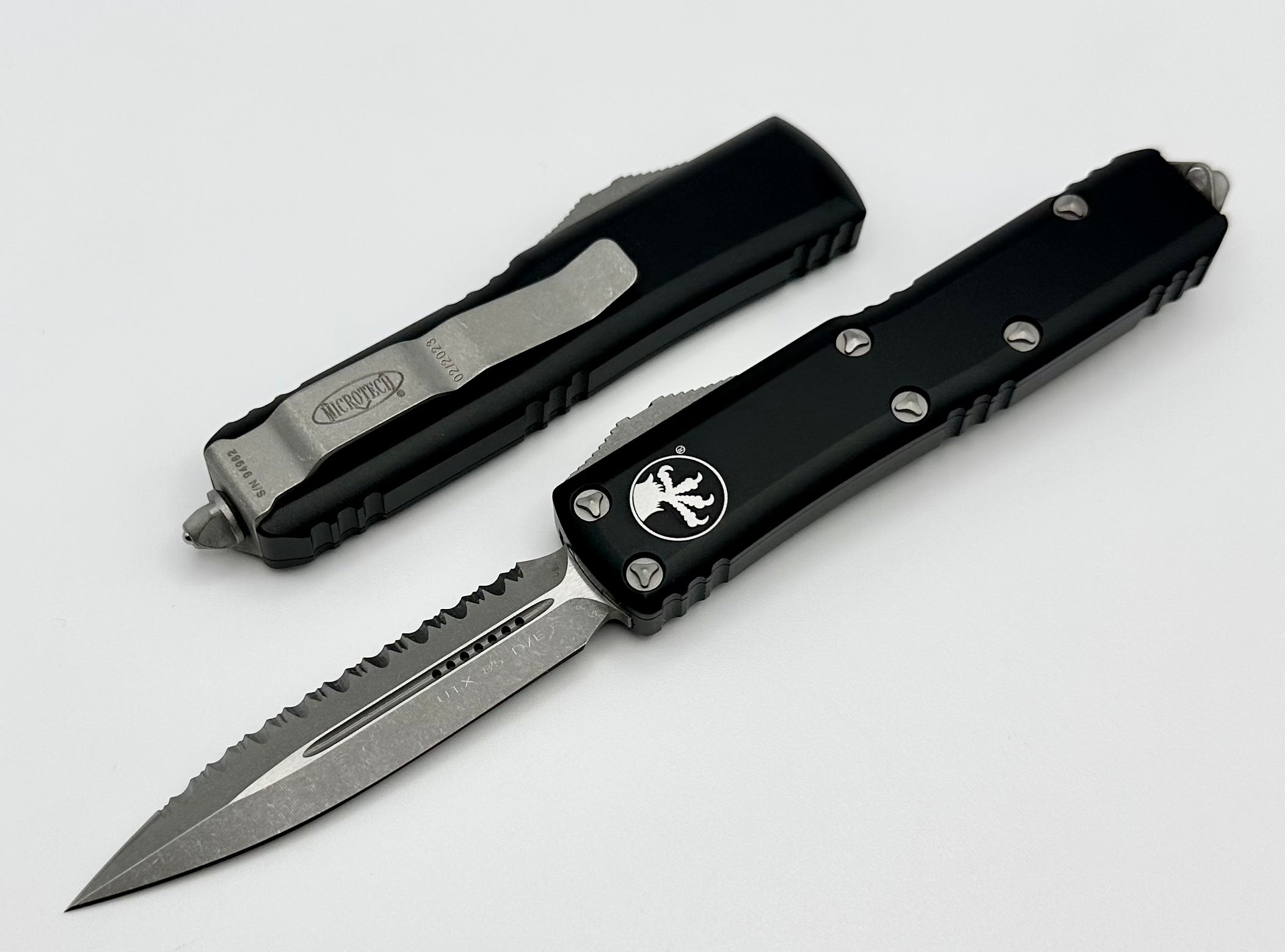 Microtech UTX-85 Double Edge Apocalyptic Full Serrated & Black 232-12AP