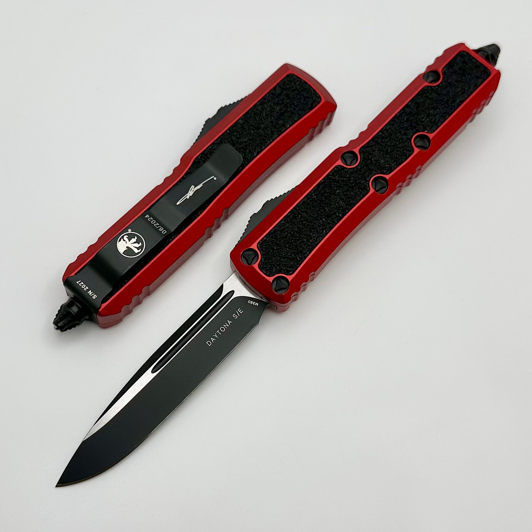 Microtech Daytona Red Standard w/ Grip Inlays & Black Single Edge Signature Series 124-1RDS