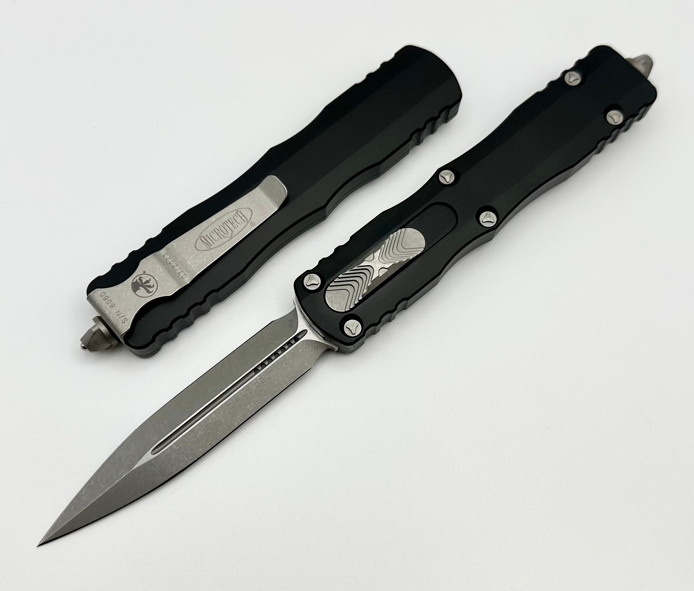 Microtech Dirac Delta D/E Apocalyptic w/ Black Handle 227-10AP