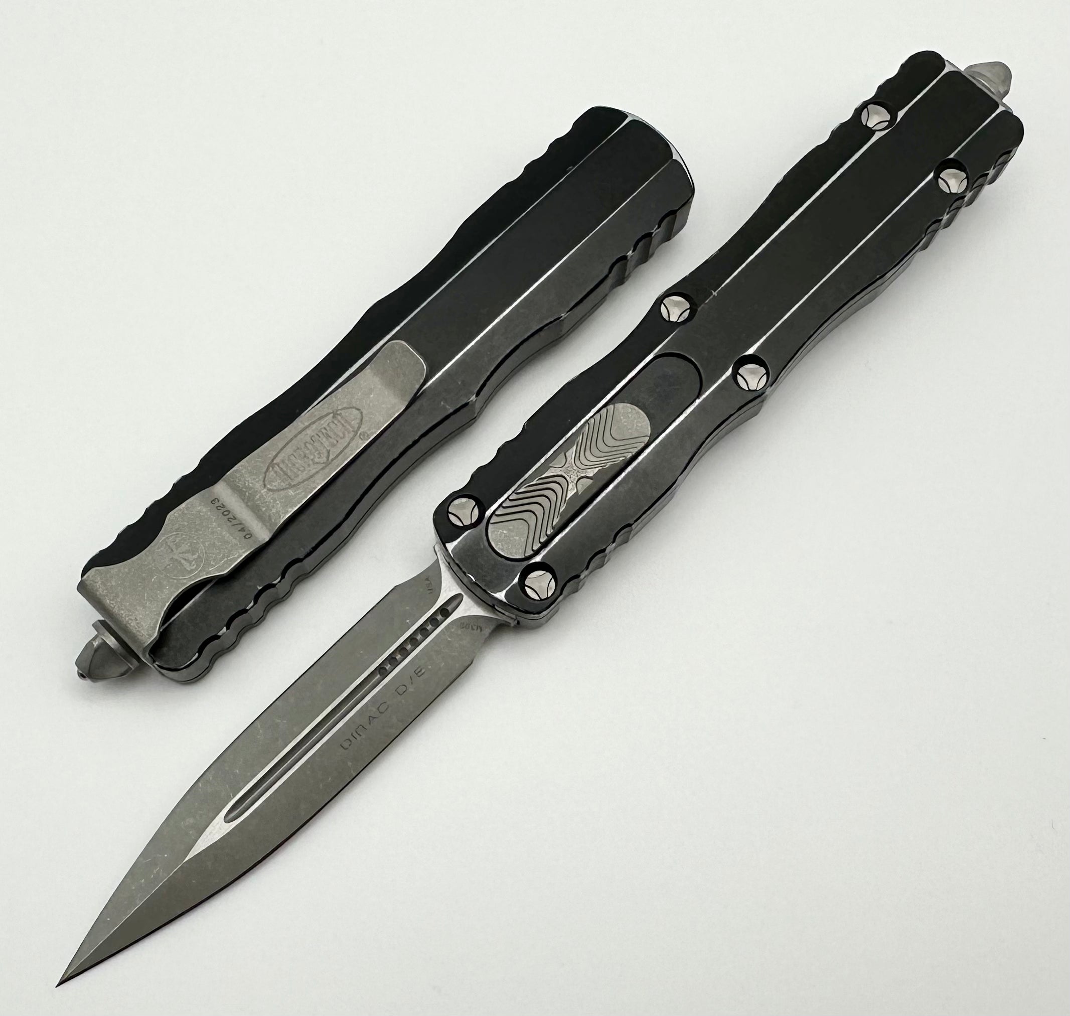 Microtech Dirac D/E Apocalyptic Standard & Distressed Black 225-10DBK