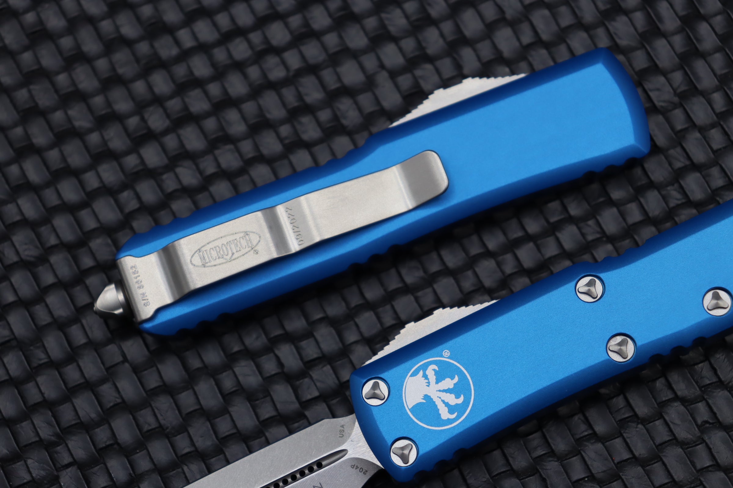 Microtech UTX-85 Spartan Stonewash Standard & Blue 230-10BL