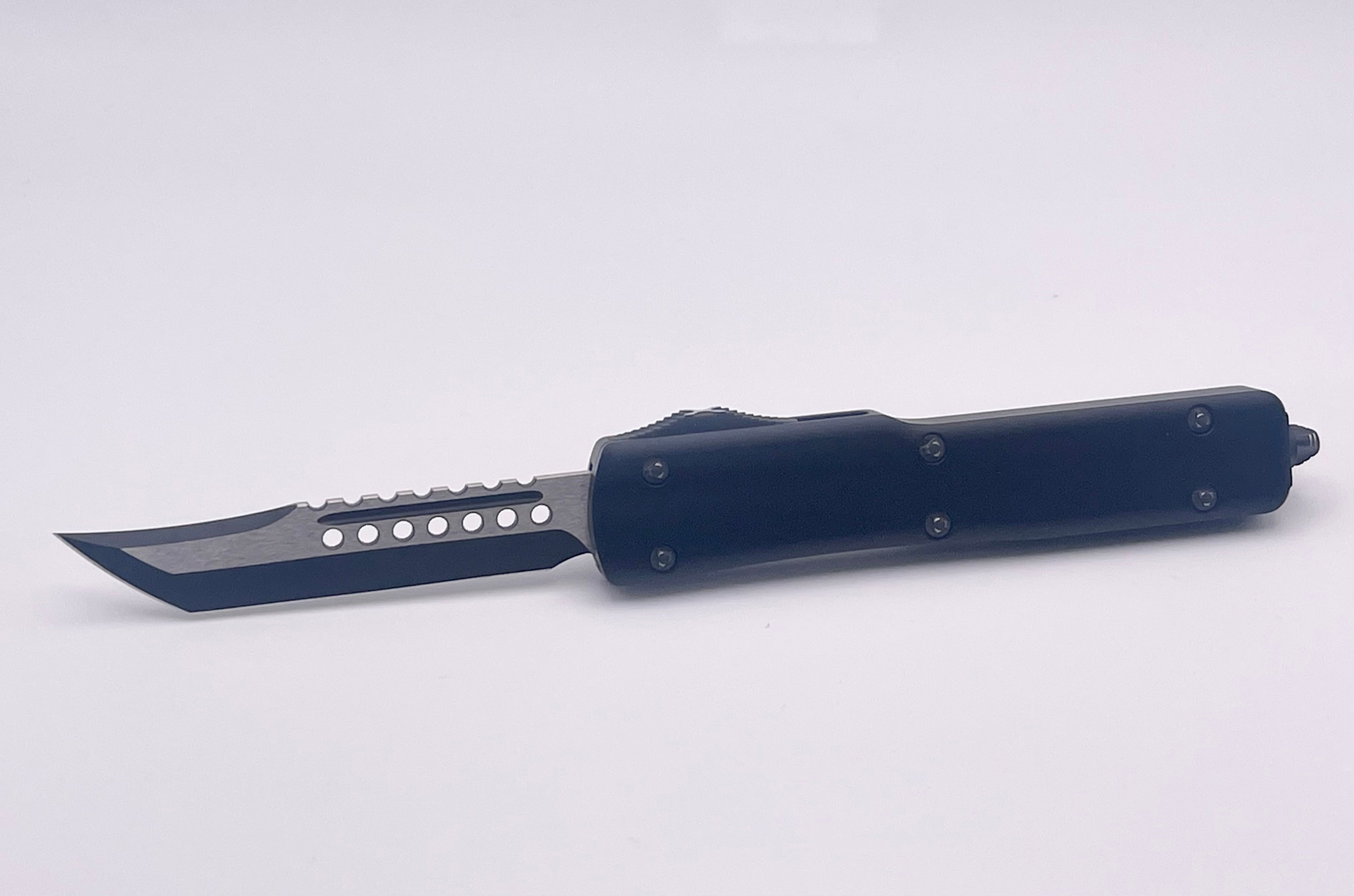 Pre-Owned Microtech UTX-70 Hellhound Shadow DLC Two Tone Standard w/ Ringed DLC Hardware 419-1TTDLCTSH