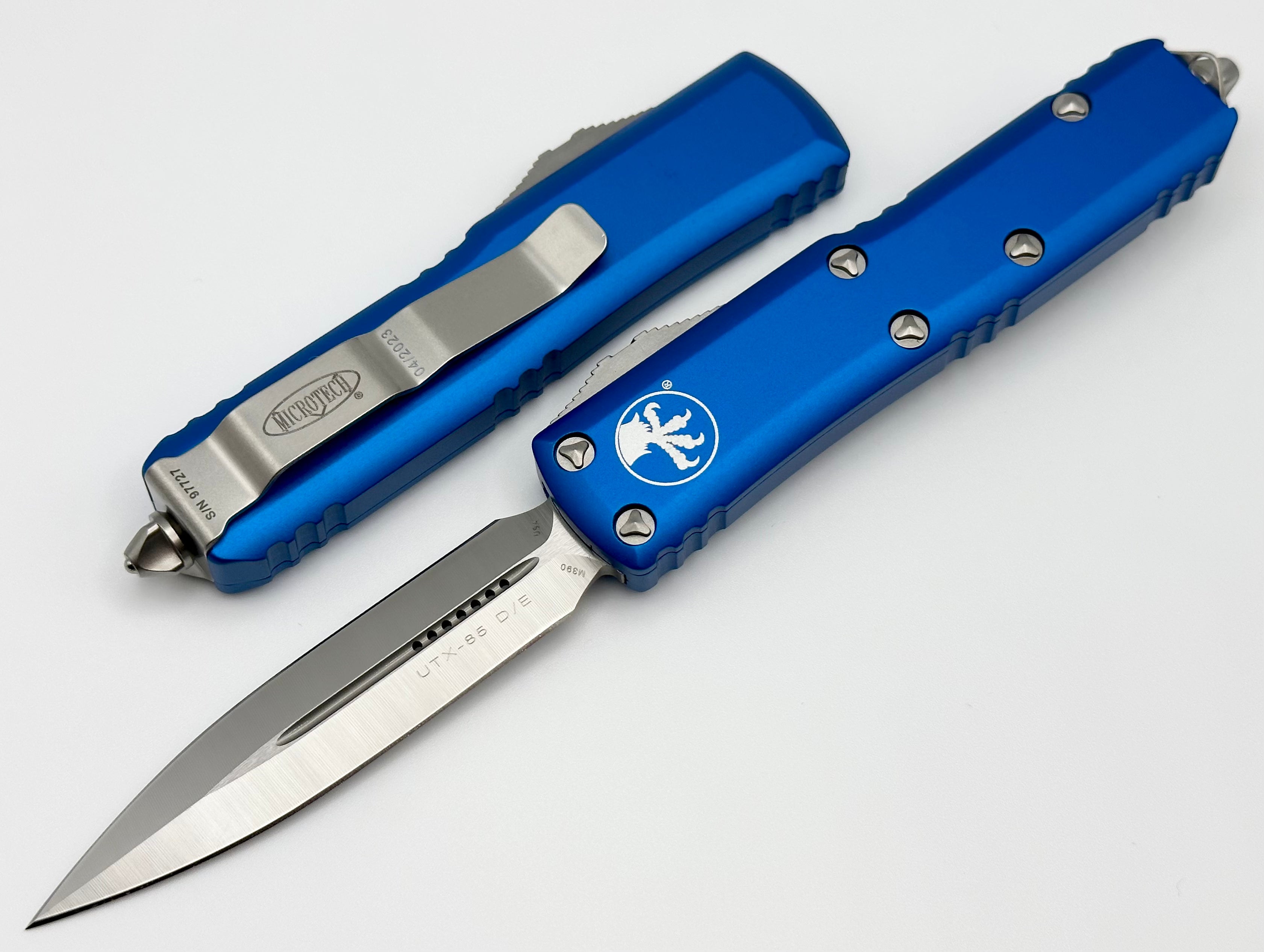 Microtech UTX-85 Double Edge Satin Standard & Blue 232-4BL