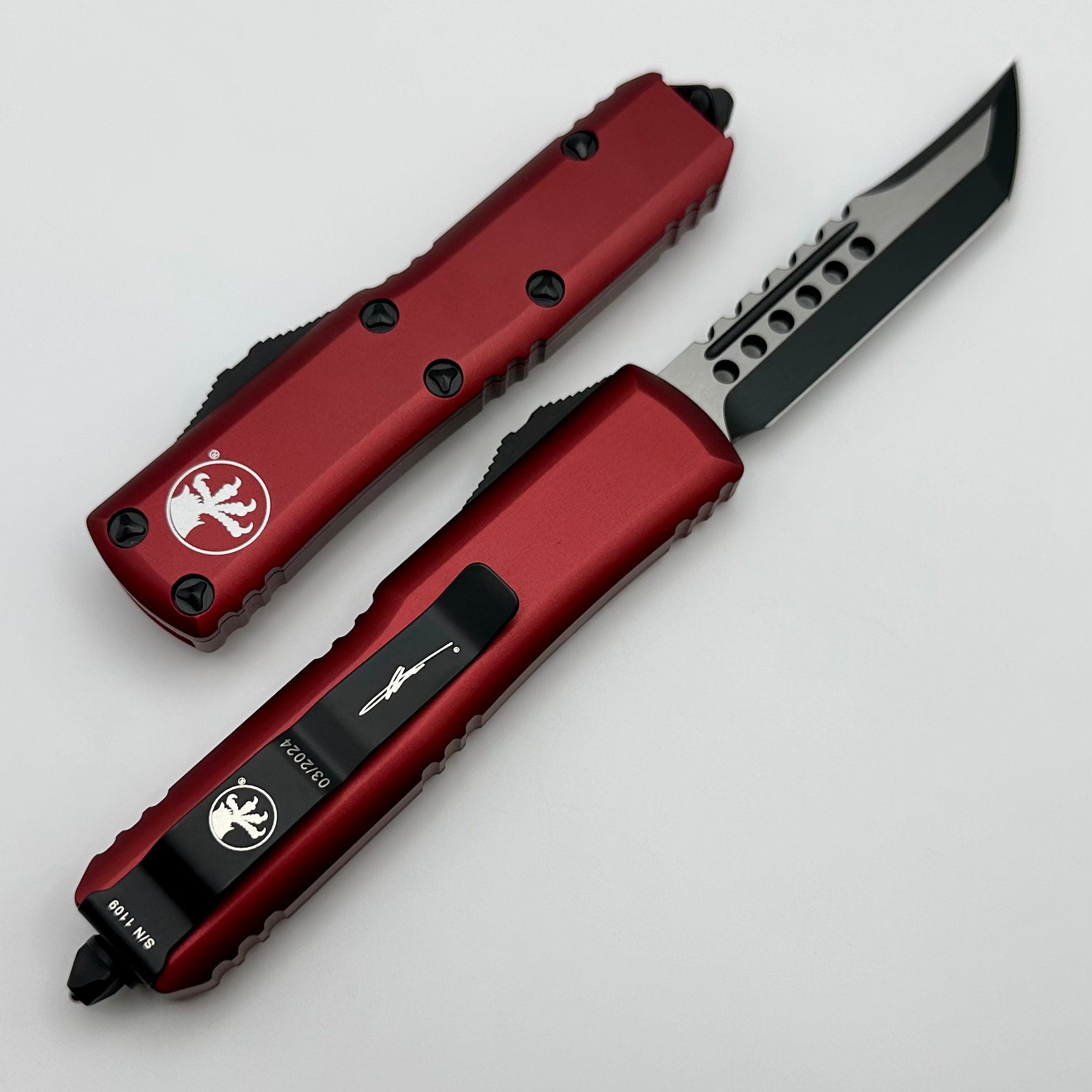 Microtech UTX-85 Black Hellhound & Merlot Signature Series 719-1MRS