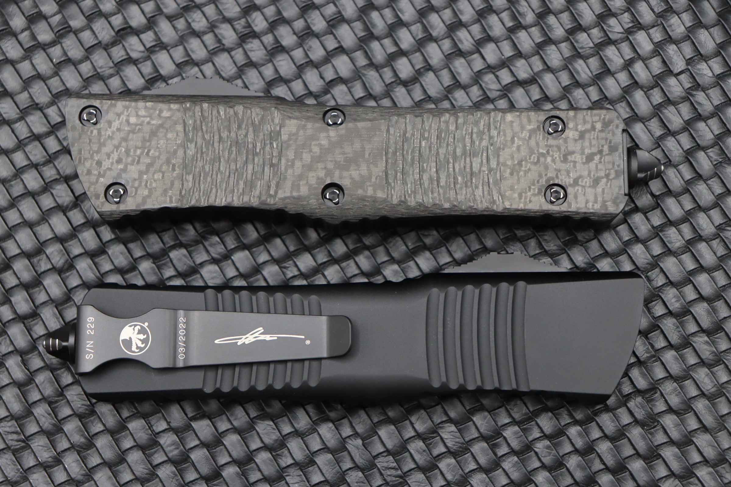 Microtech Combat Troodon D/E Damascus Standard Carbon Fiber 142-16CFS