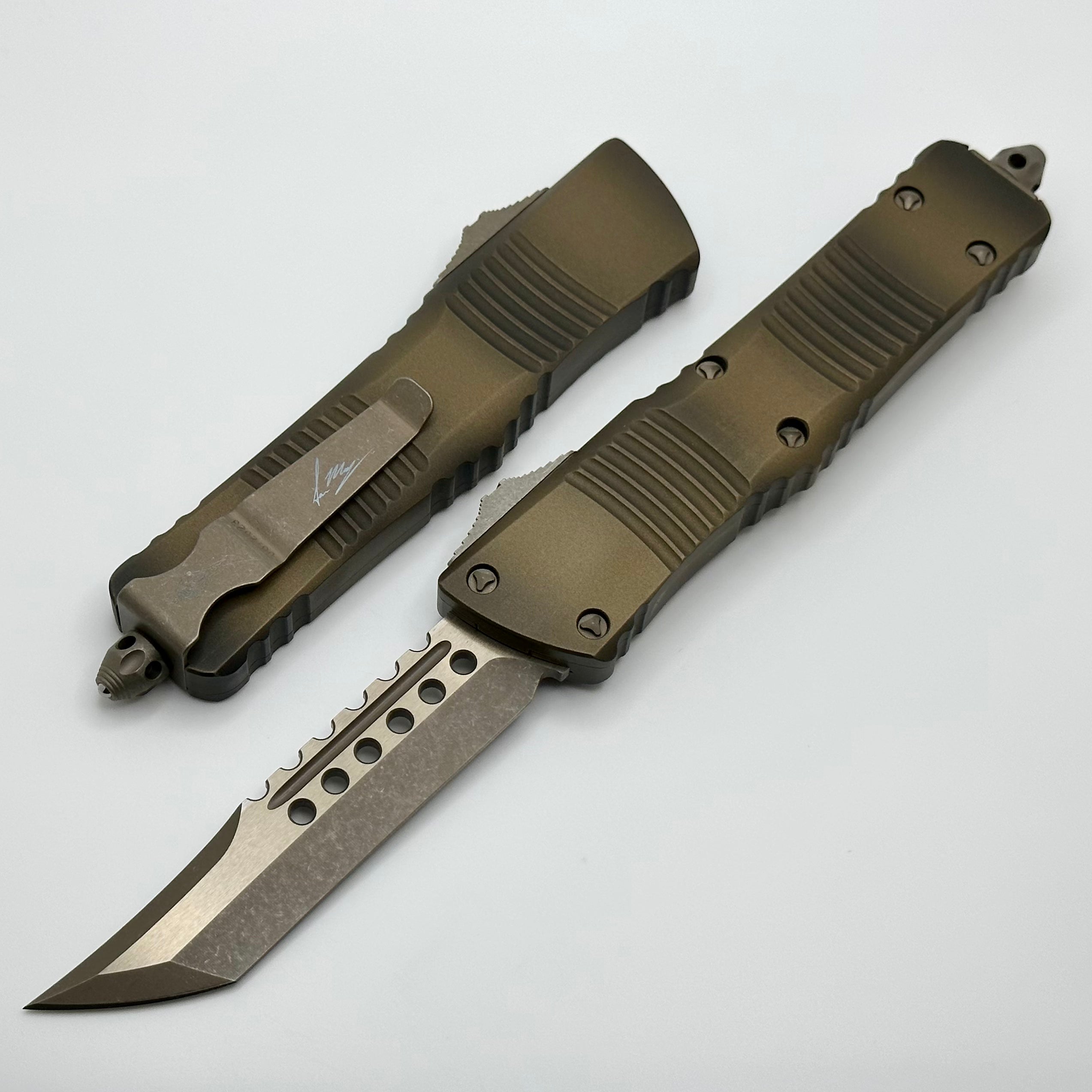 Microtech Combat Troodon Apocalyptic Bronze Hellhound Antique Bronze Signature Series 219-13APABS ONE PER HOUSEHOLD