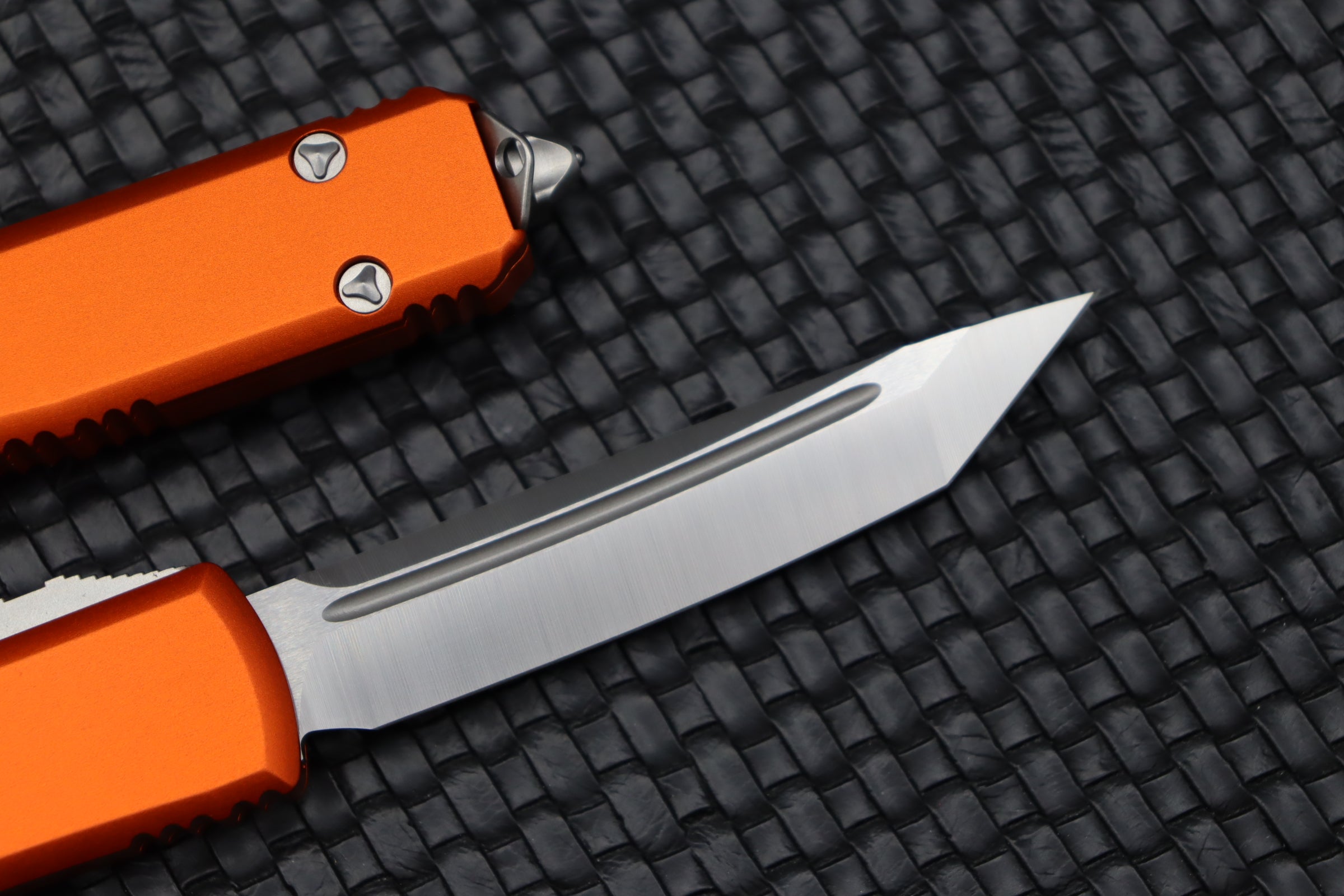 Microtech Ultratech Tanto Satin Standard & Orange 123-4OR