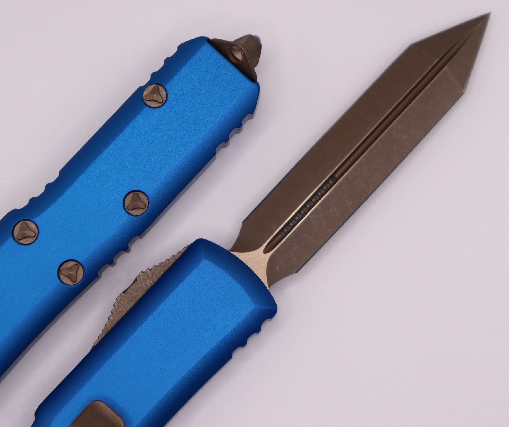 Microtech UTX-85 Spartan Apocalyptic Bronze Standard & Blue 230-13APBL