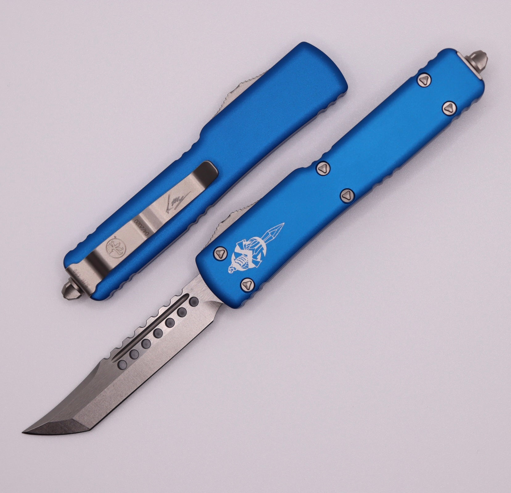 Microtech UTX-70 Hellhound Stonewash Standard & Blue 419-10BLS