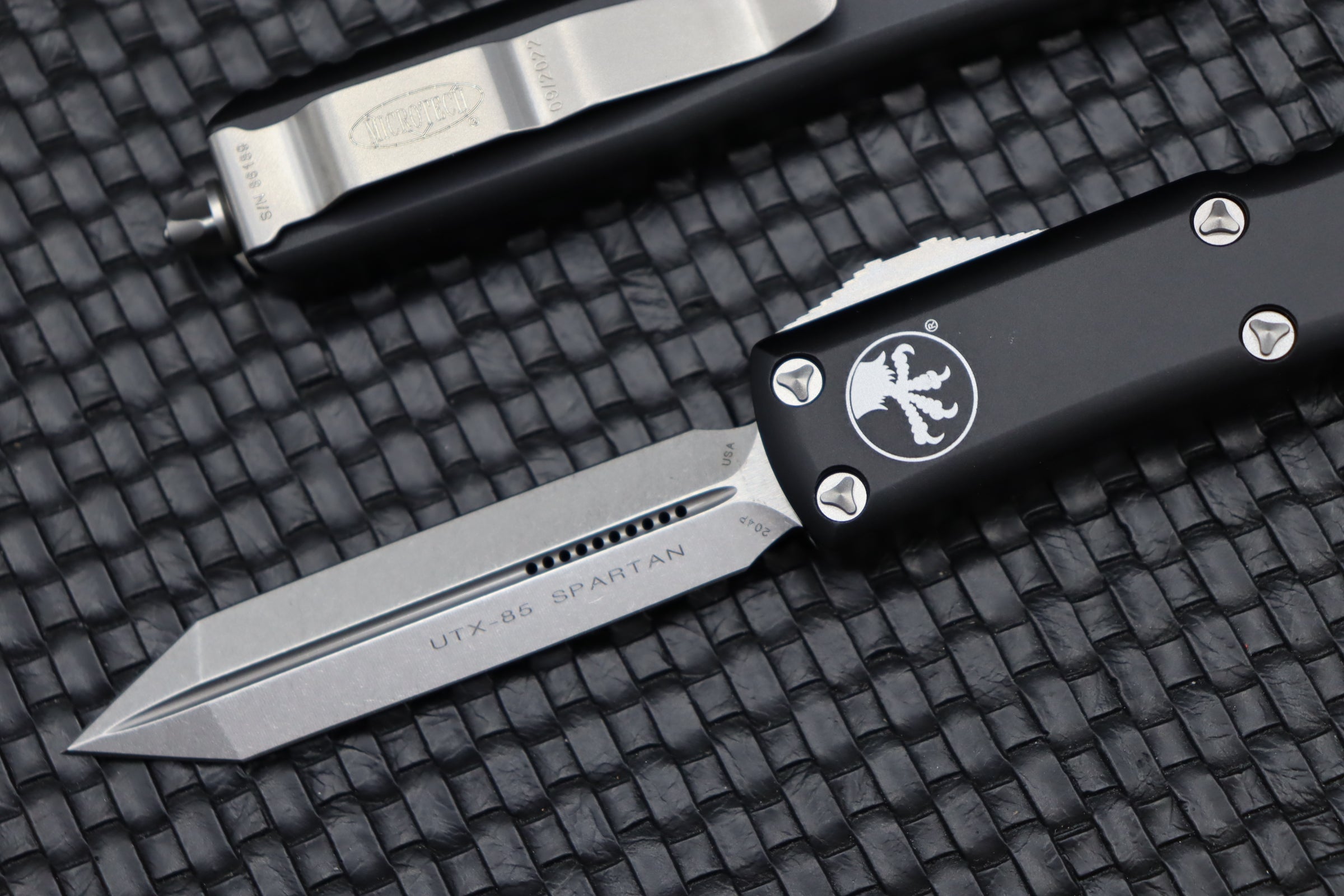 Microtech UTX-85 Spartan Stonewash Standard & Black 230-10