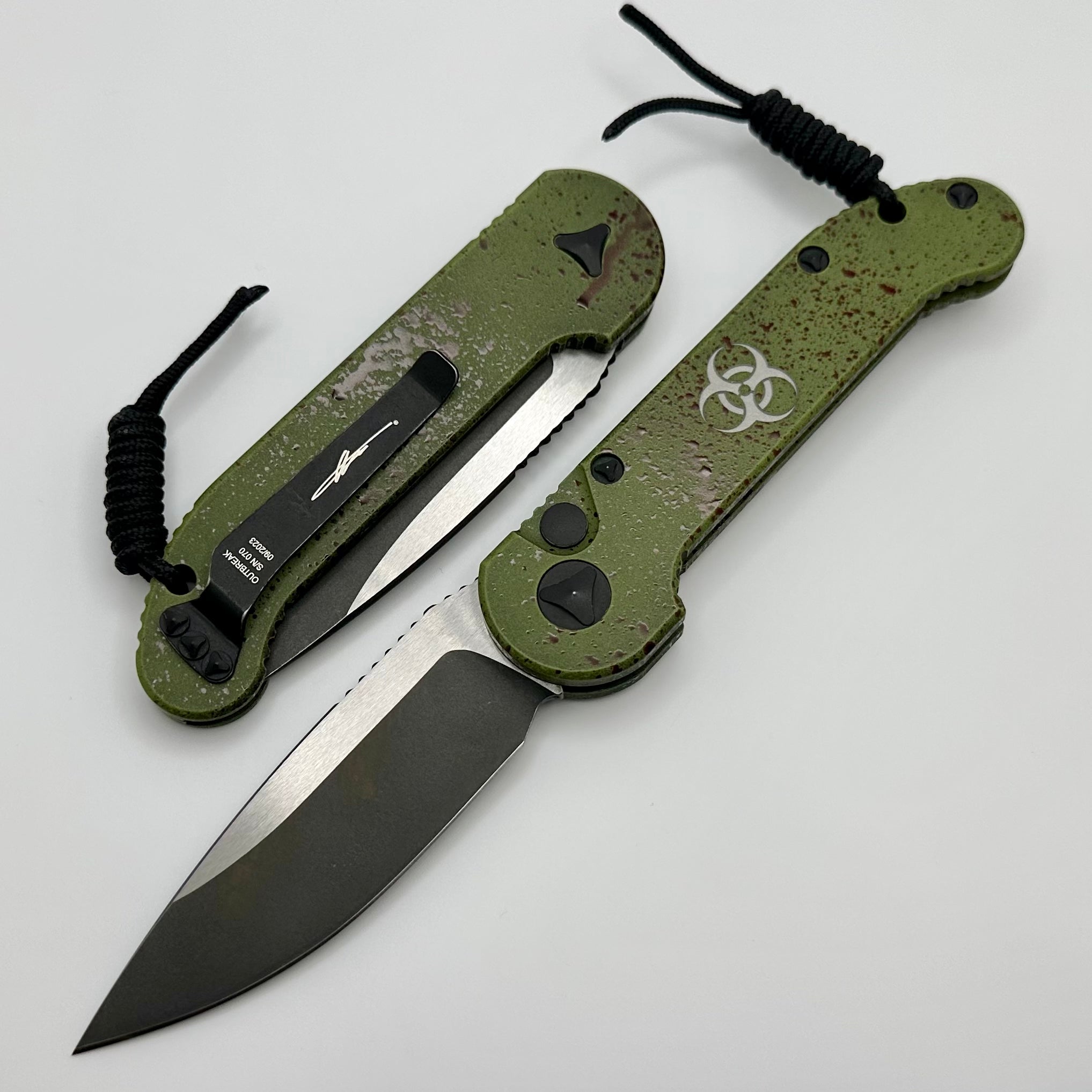 Microtech L.U.D.T Smooth Handle Outbreak Signature Series 135S-1OBDS ONE PER HOUSEHOLD