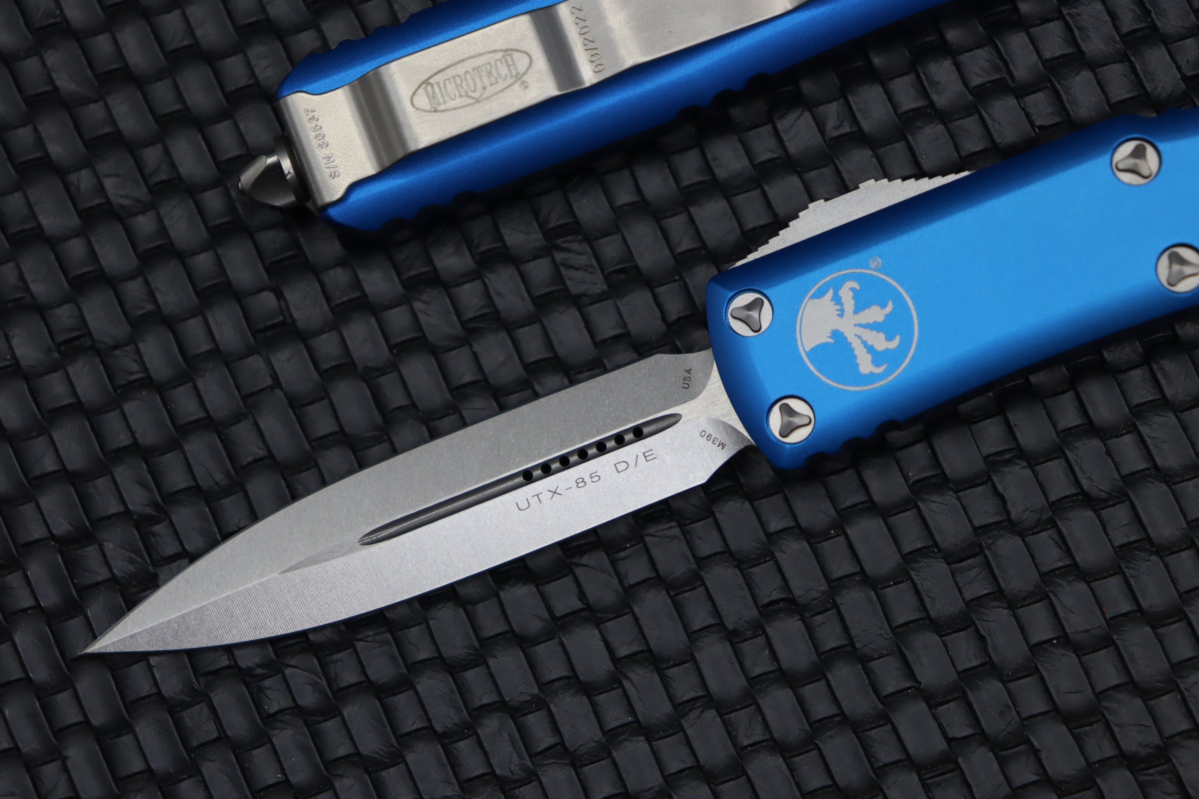 Microtech UTX-85 Double Edge Stonewash Standard & Blue 232-10BL