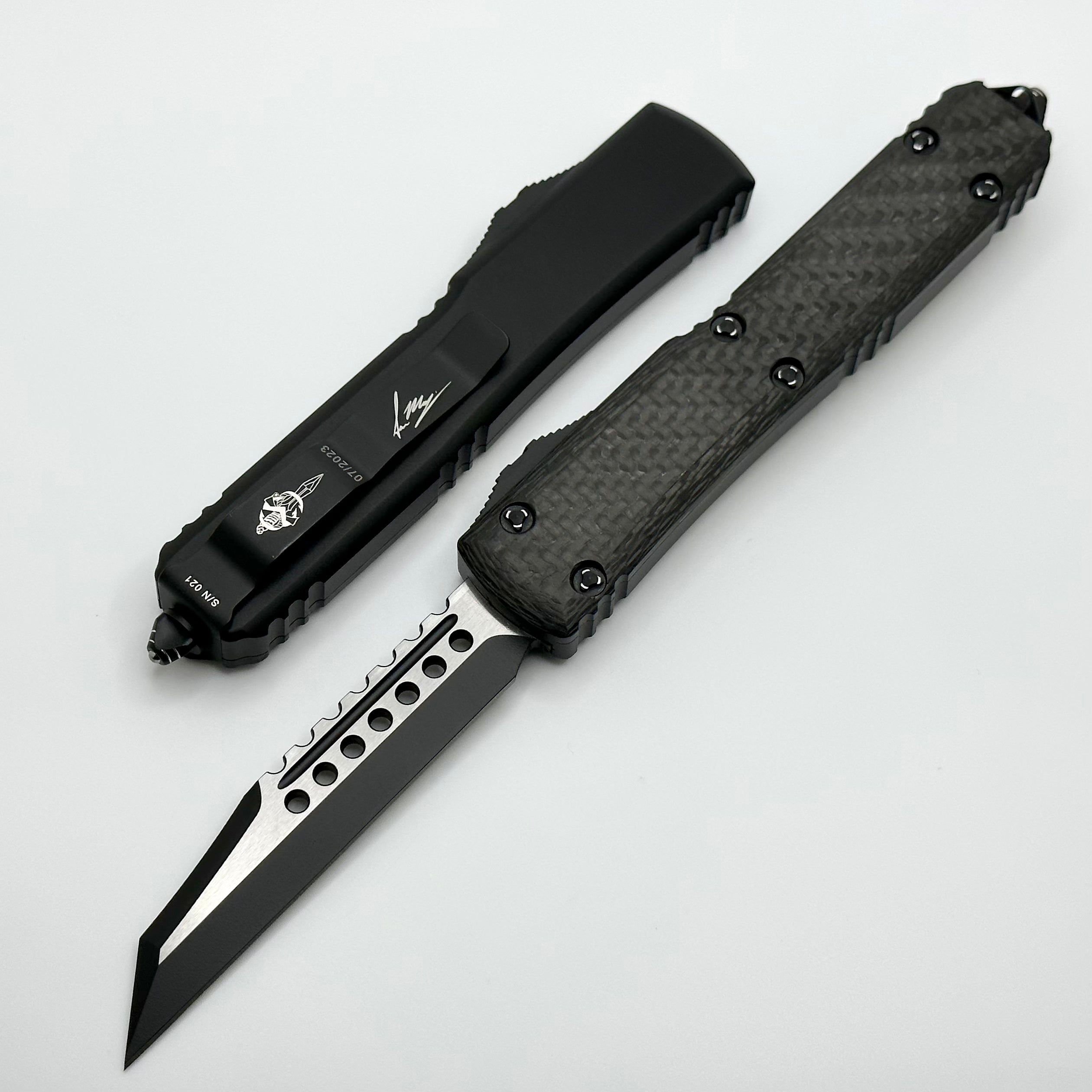 Microtech Ultratech Warhound Tactical Carbon Fiber & Ringed Hardware Signature Series 119W-1CFS