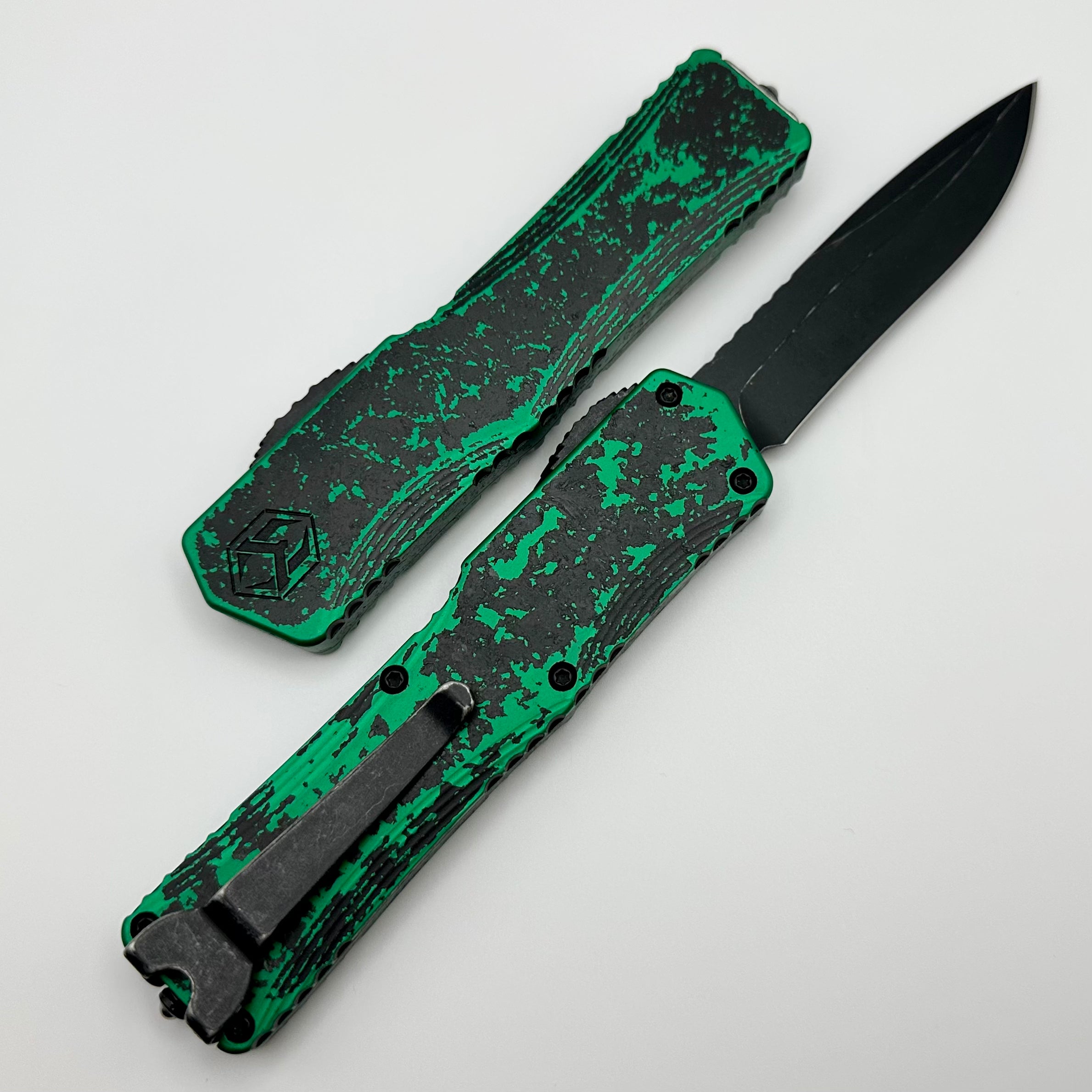 Heretic Knives Colossus USN 2023 Breakthrough Green & Battleworn Recurve Magnacut