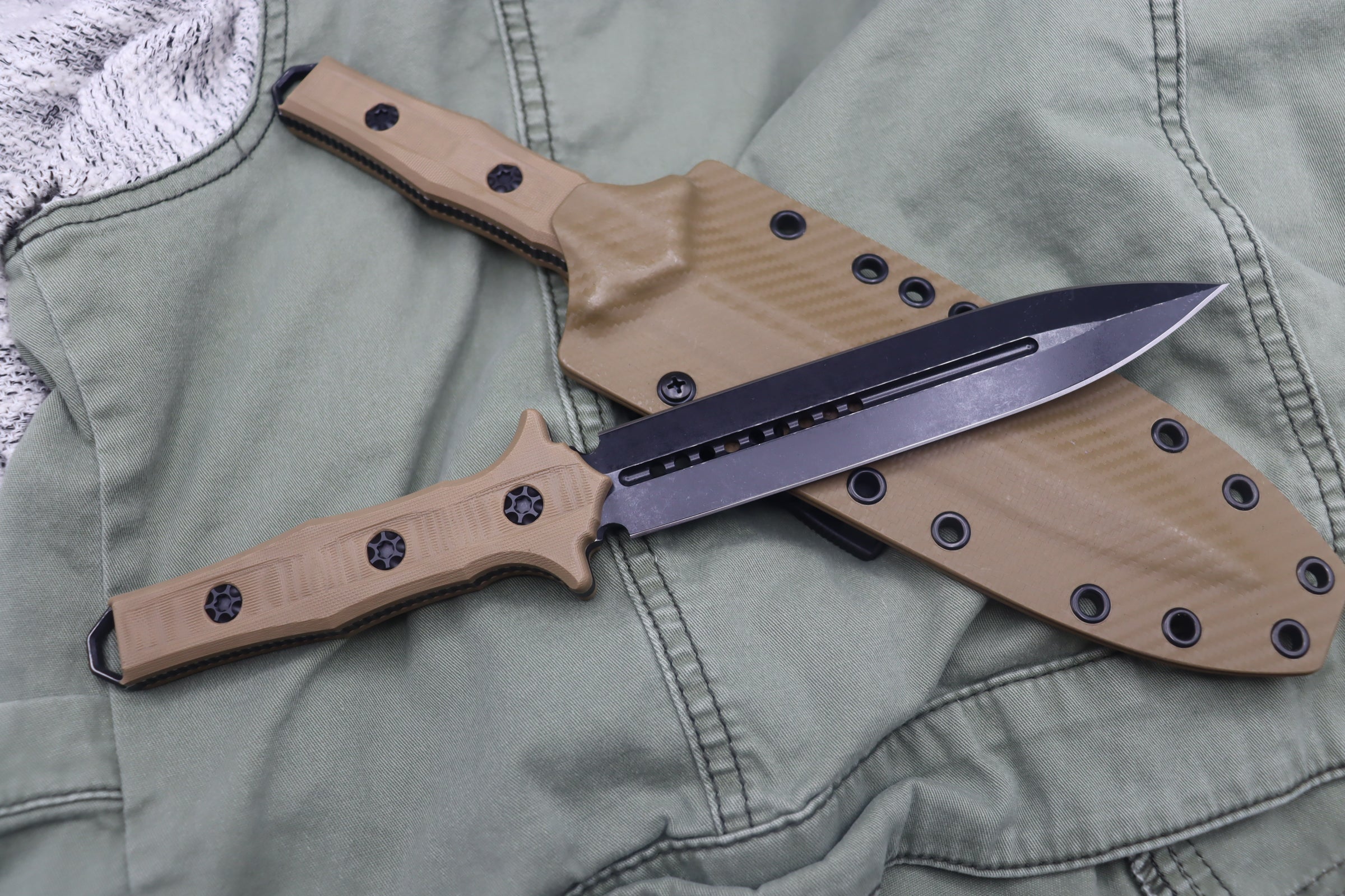 Heretic Knives Nephilim Flat Dark Earth G-10 Double Edge DLC Battleworn