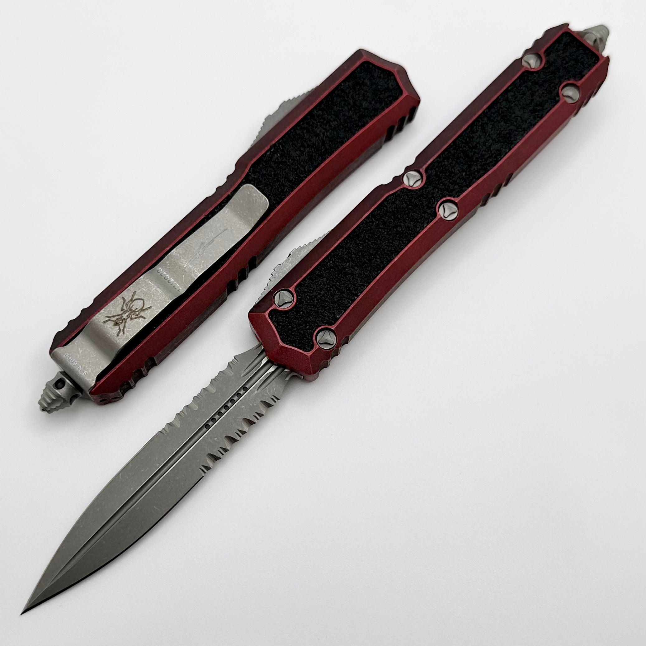 Microtech Makora Weathered Red Double Edge Partial Serrated Apocalyptic Standard w/ Nickel Boron Internals Signature Series 206-11APWRDS