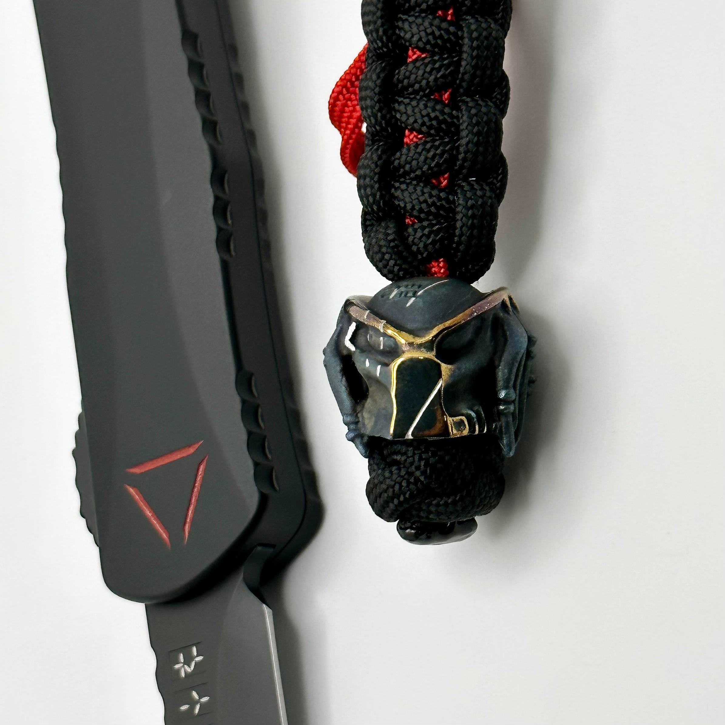 Heretic Knives Manticore E Black Predator w/ Red Reticle & Tanto MagnaCut & Cobalt Predator Bead PRE OWNED