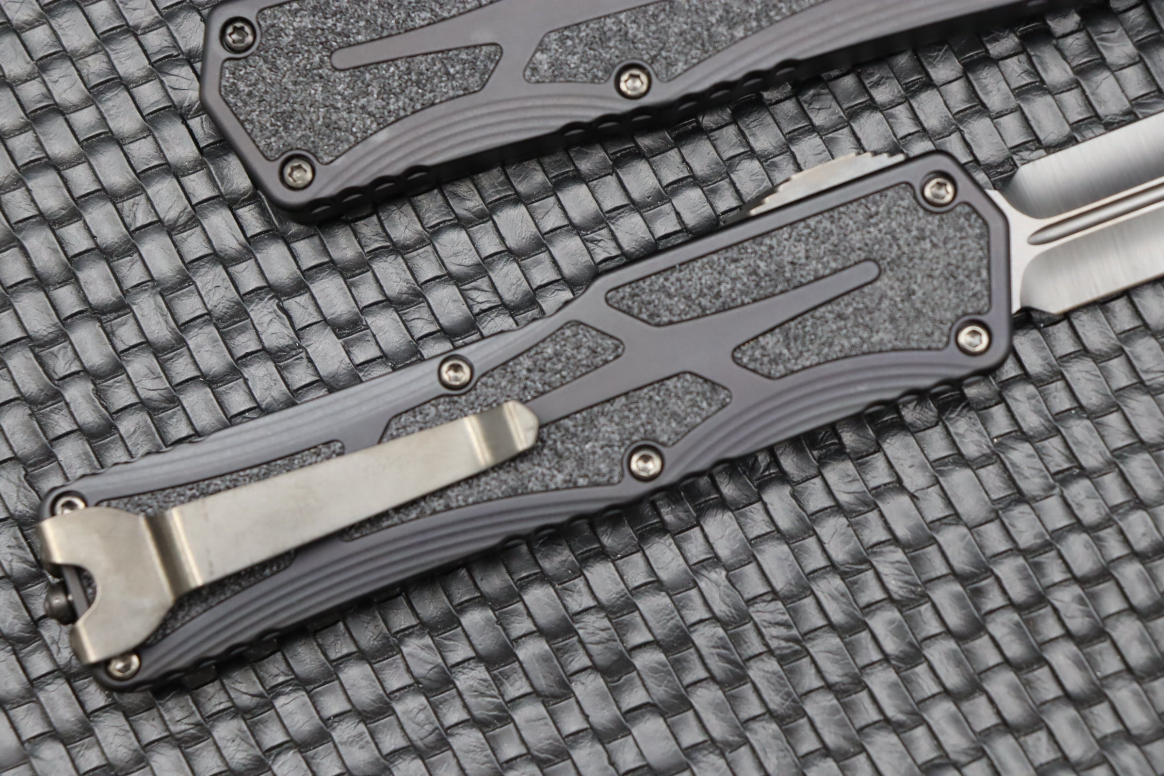 Heretic Knives Colossus DLC Double Edge & Black Handle w/ Fat Carbon Button