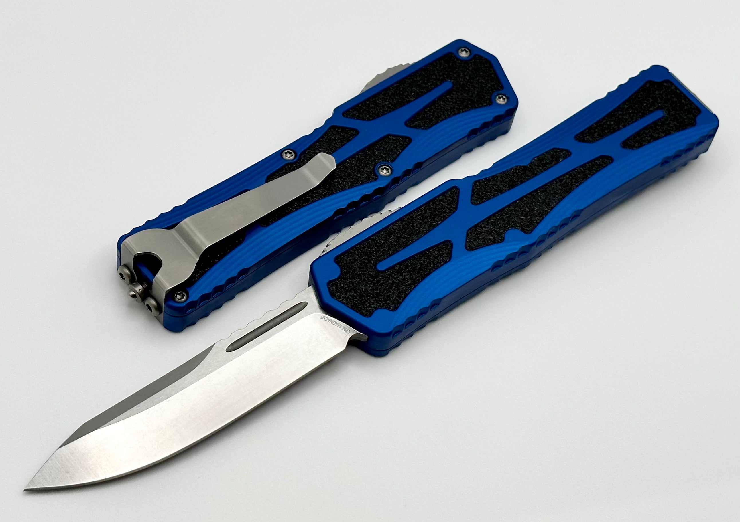 Heretic Knives Colossus Single Edge Magnacut & Blue Handle H039-2A-BLU