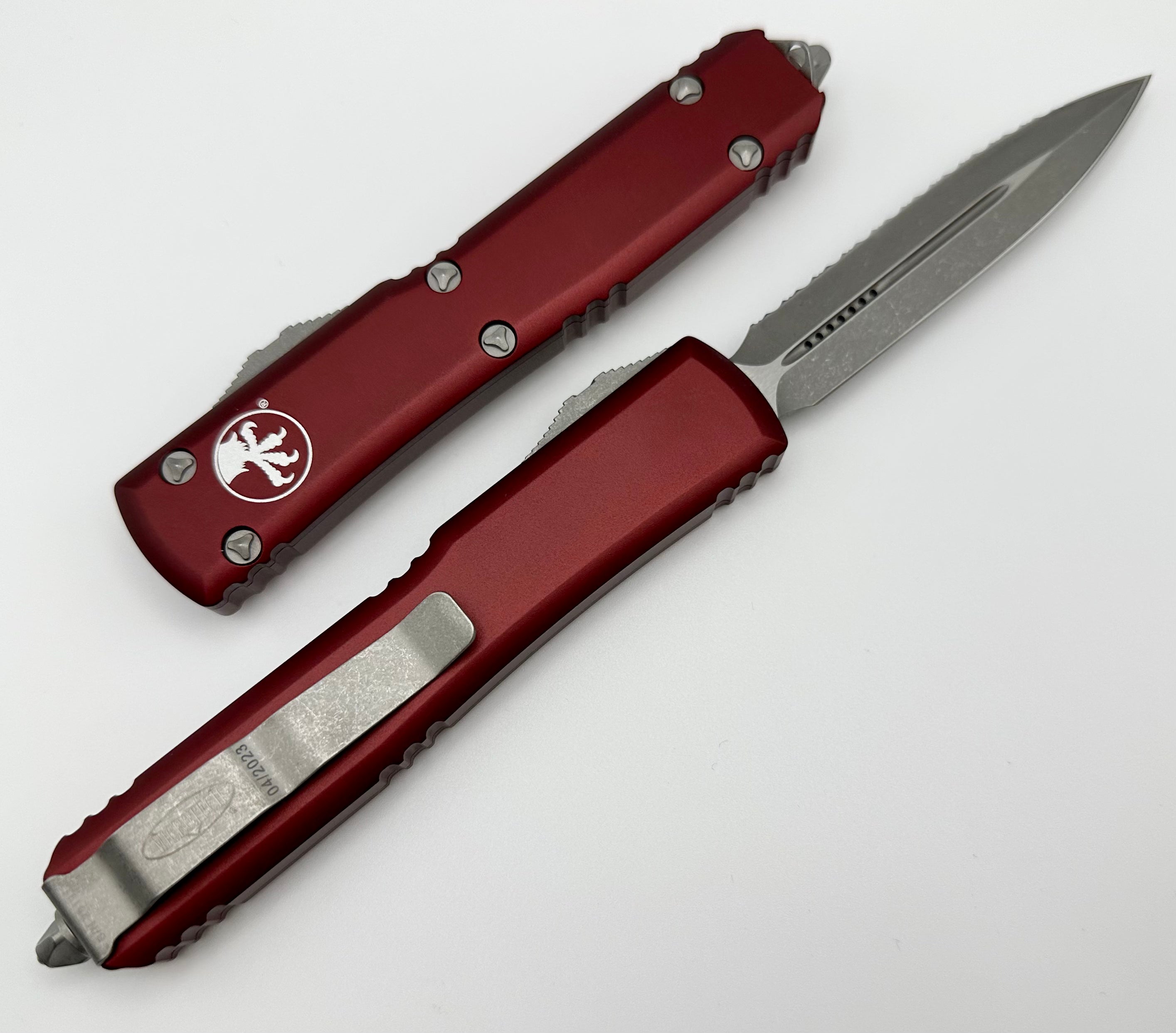 Microtech Ultratech D/E Apocalyptic Full Serrated & Merlot 122-12APMR