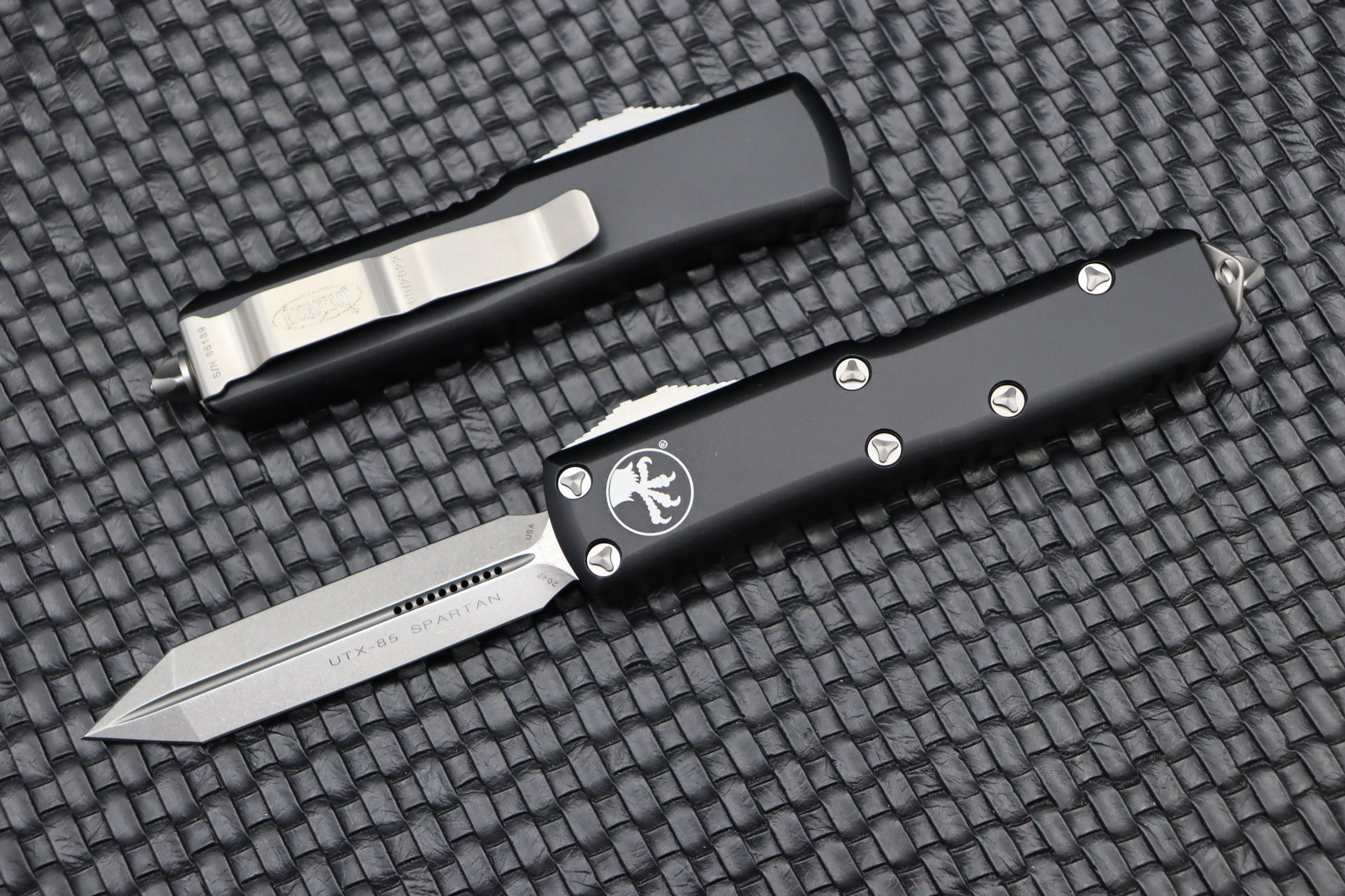 Microtech UTX-85 Spartan Stonewash Standard & Black 230-10