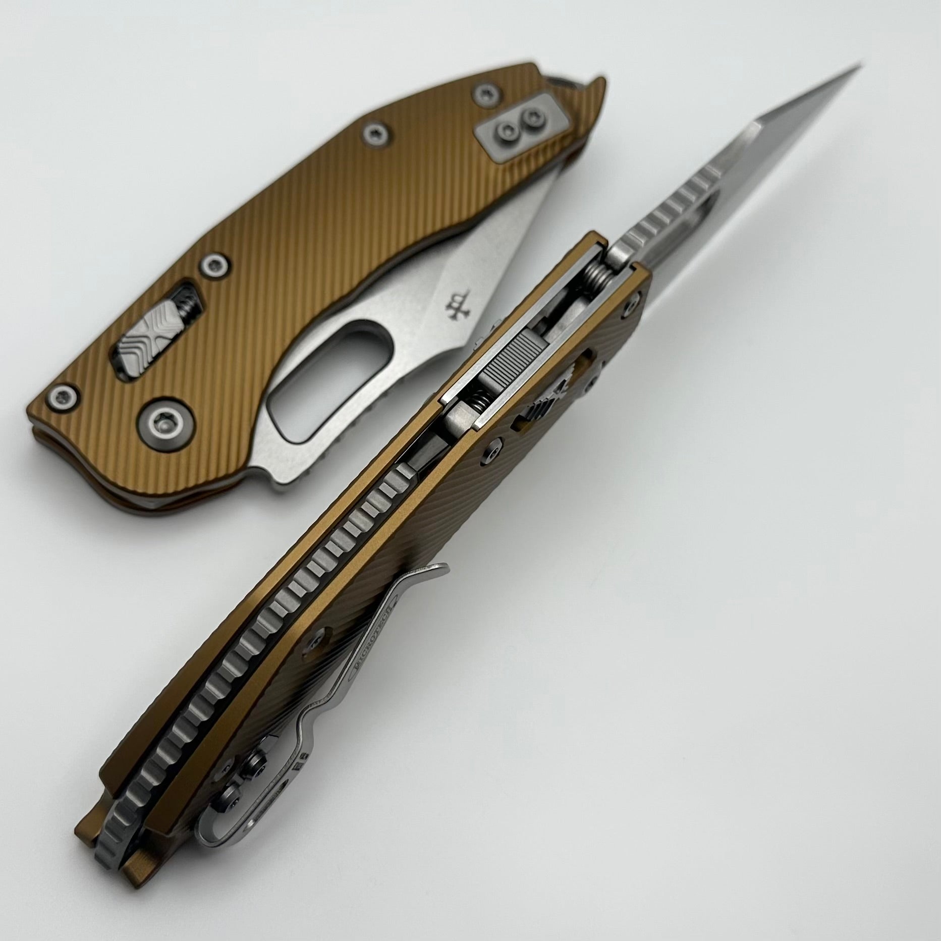 Microtech Knives Manual Stitch RAM LOK Fluted Tan Aluminum & Partial Serrated M390MK 169RL-11FLTA