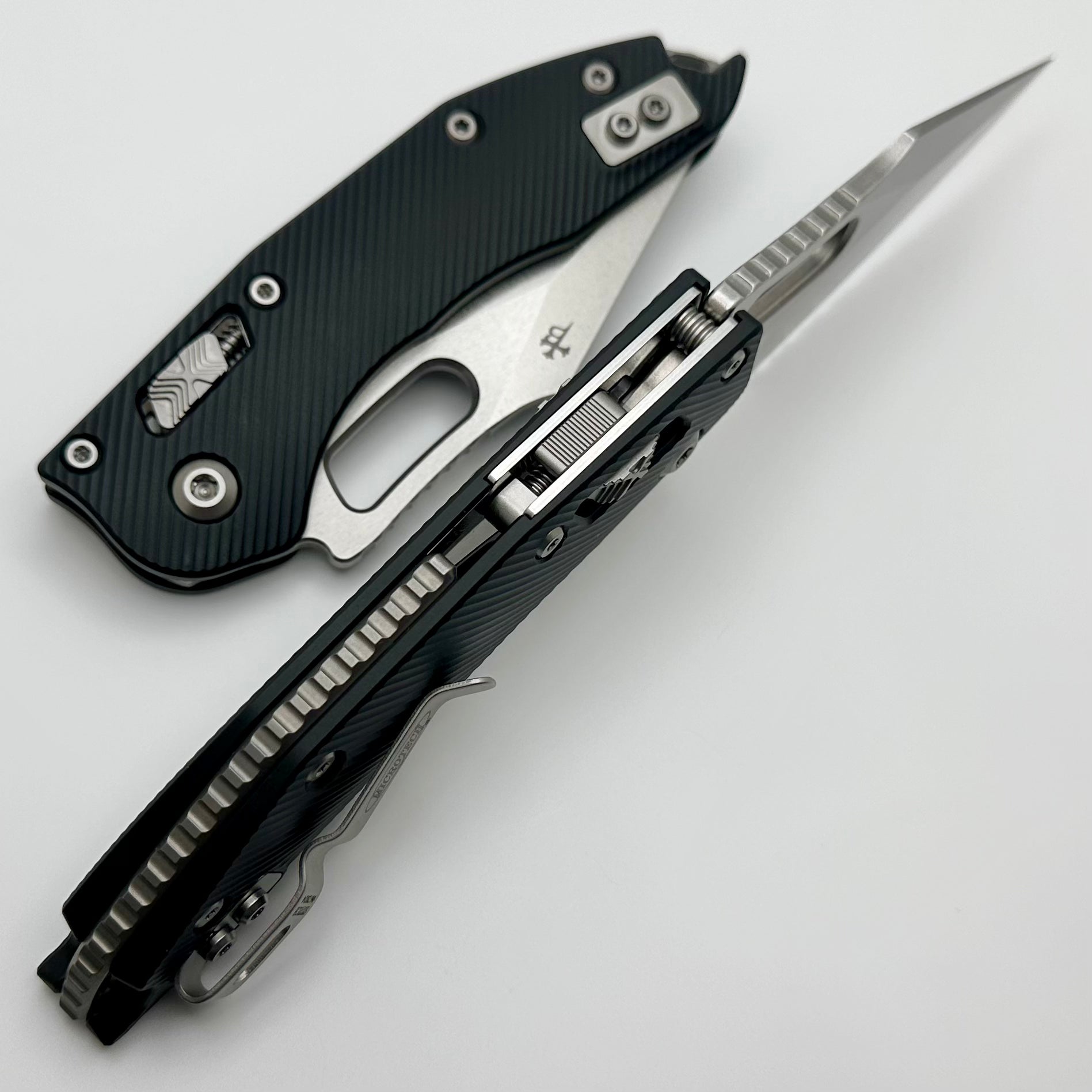 Microtech Knives Manual Stitch RAM LOK Fluted Black Aluminum & Full Serrated M390MK 169RL-12FL