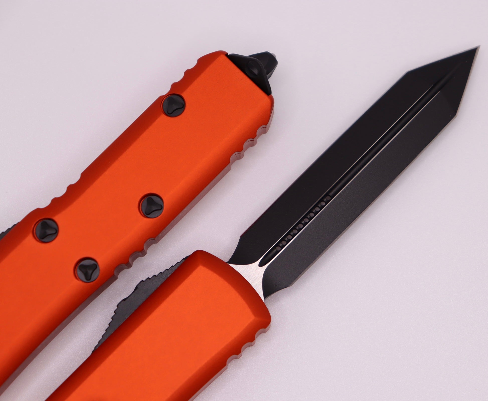 Microtech UTX-85 Spartan Black Standard & Orange 230-1OR