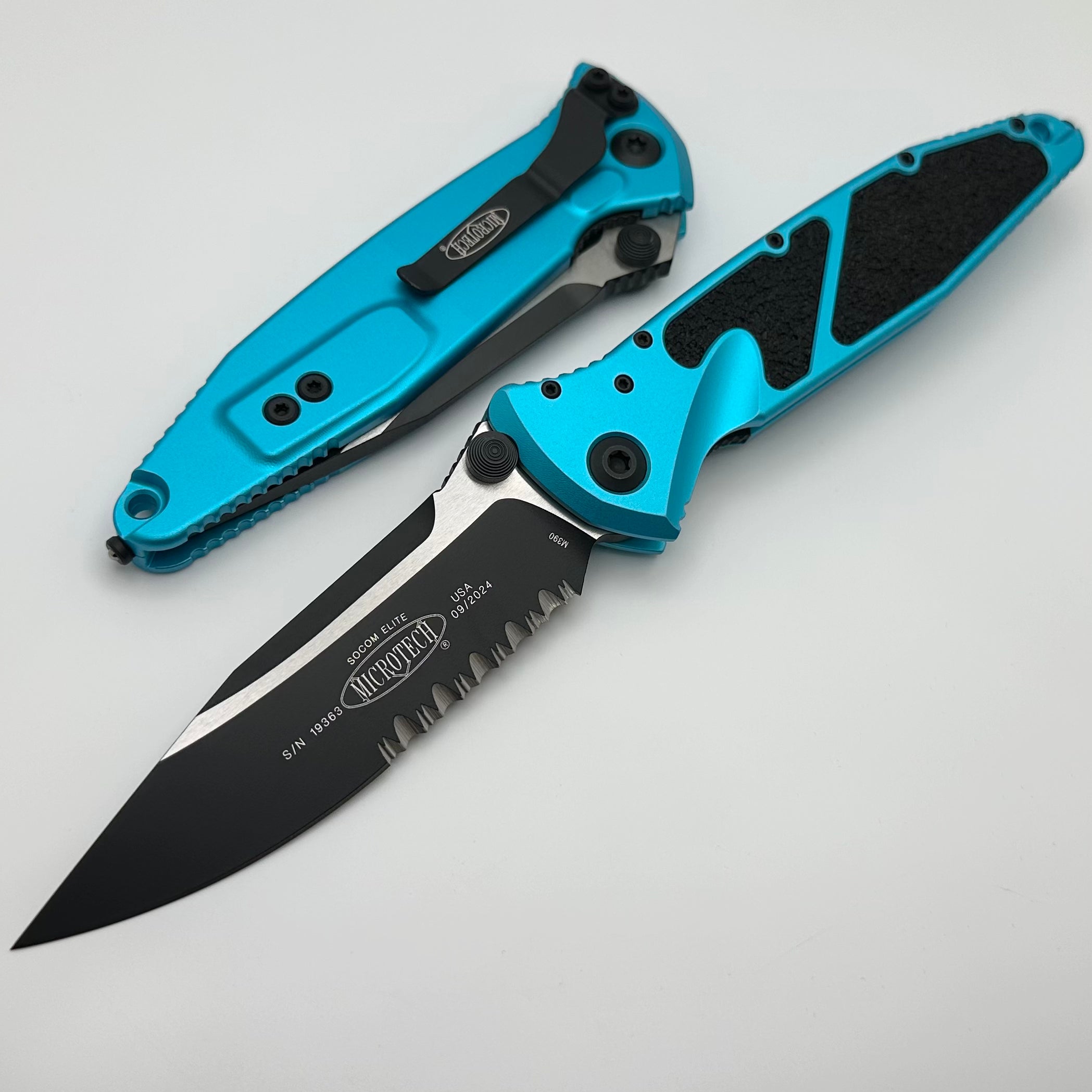 Microtech Socom Elite Manual Black Single Edge Part Serrated w/ Turquoise Handles 160-2TQ