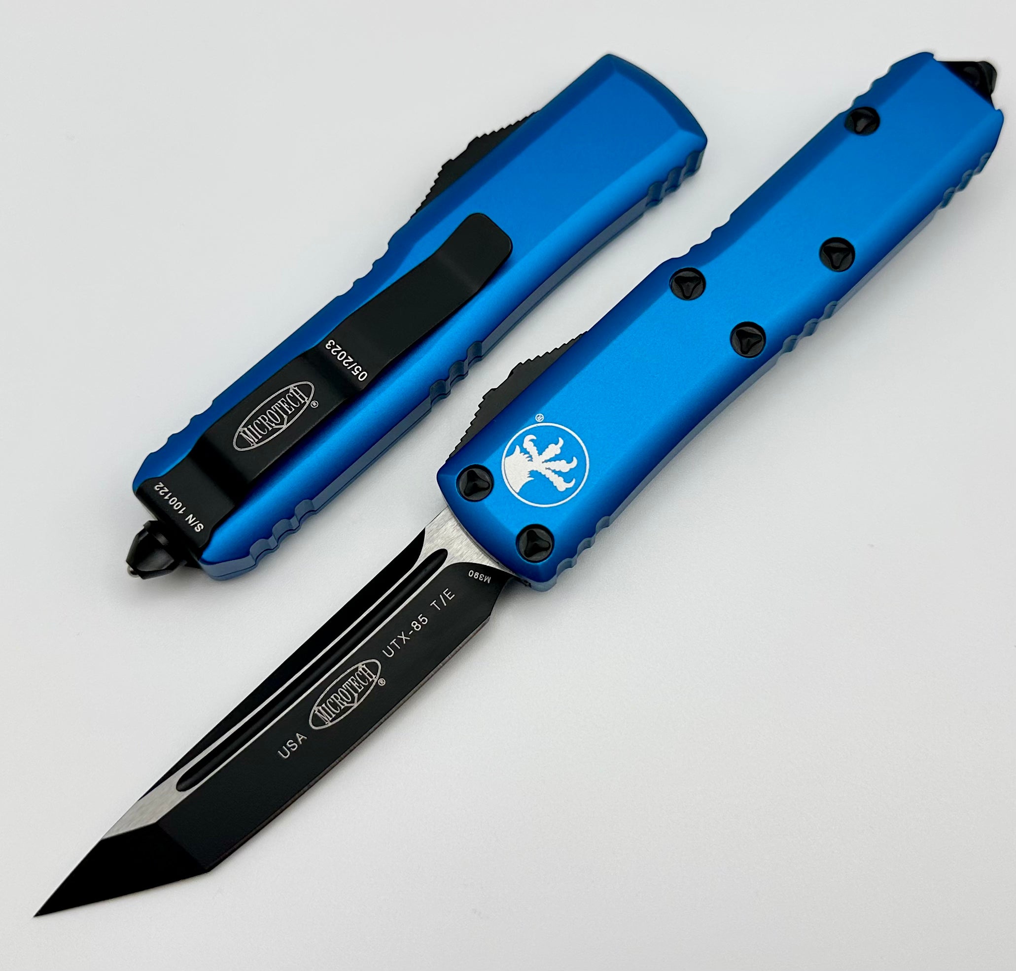 Microtech UTX-85 Tanto Black Standard & Blue 233-1BL