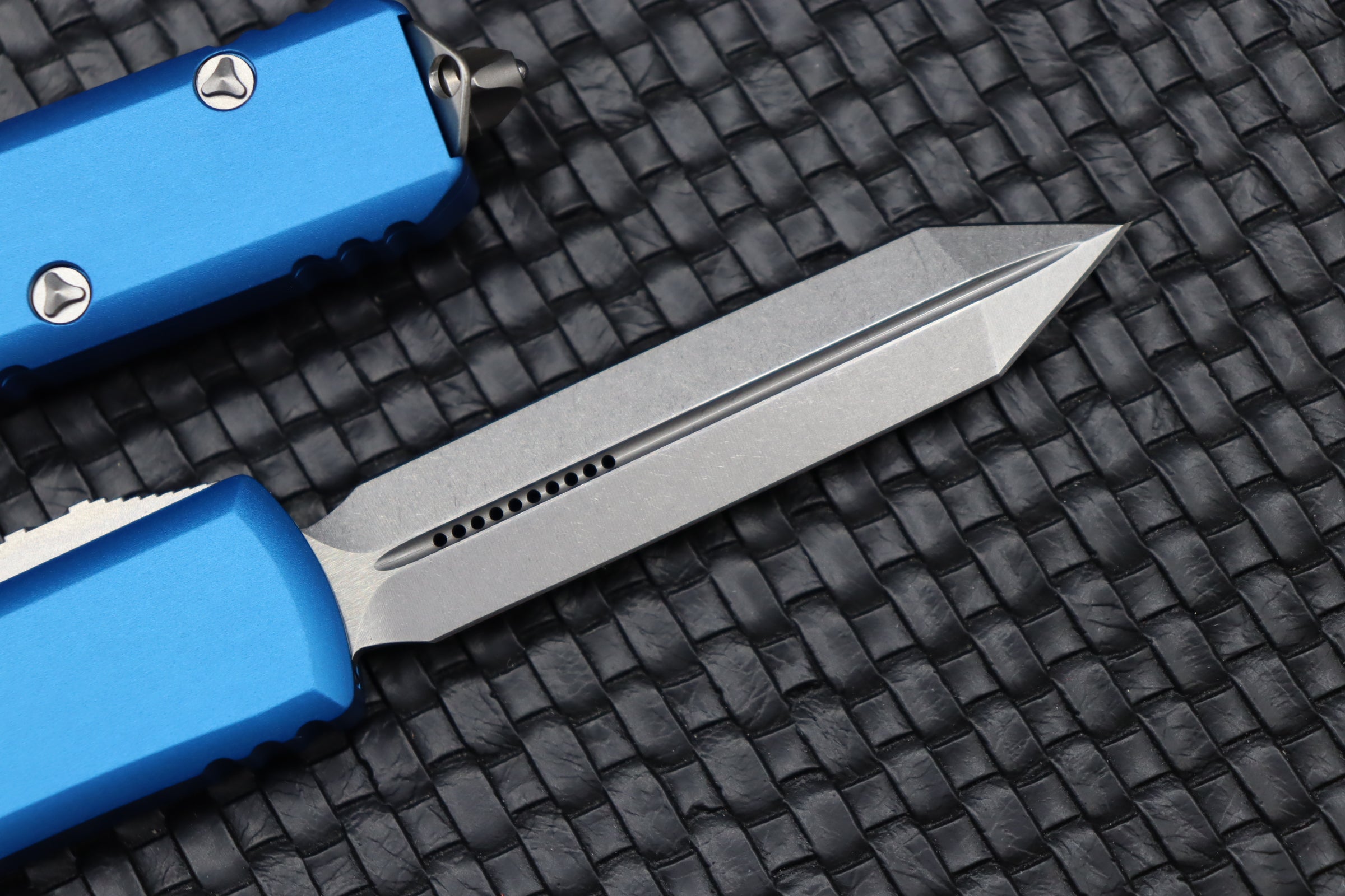 Microtech UTX-85 Spartan Stonewash Standard & Blue 230-10BL