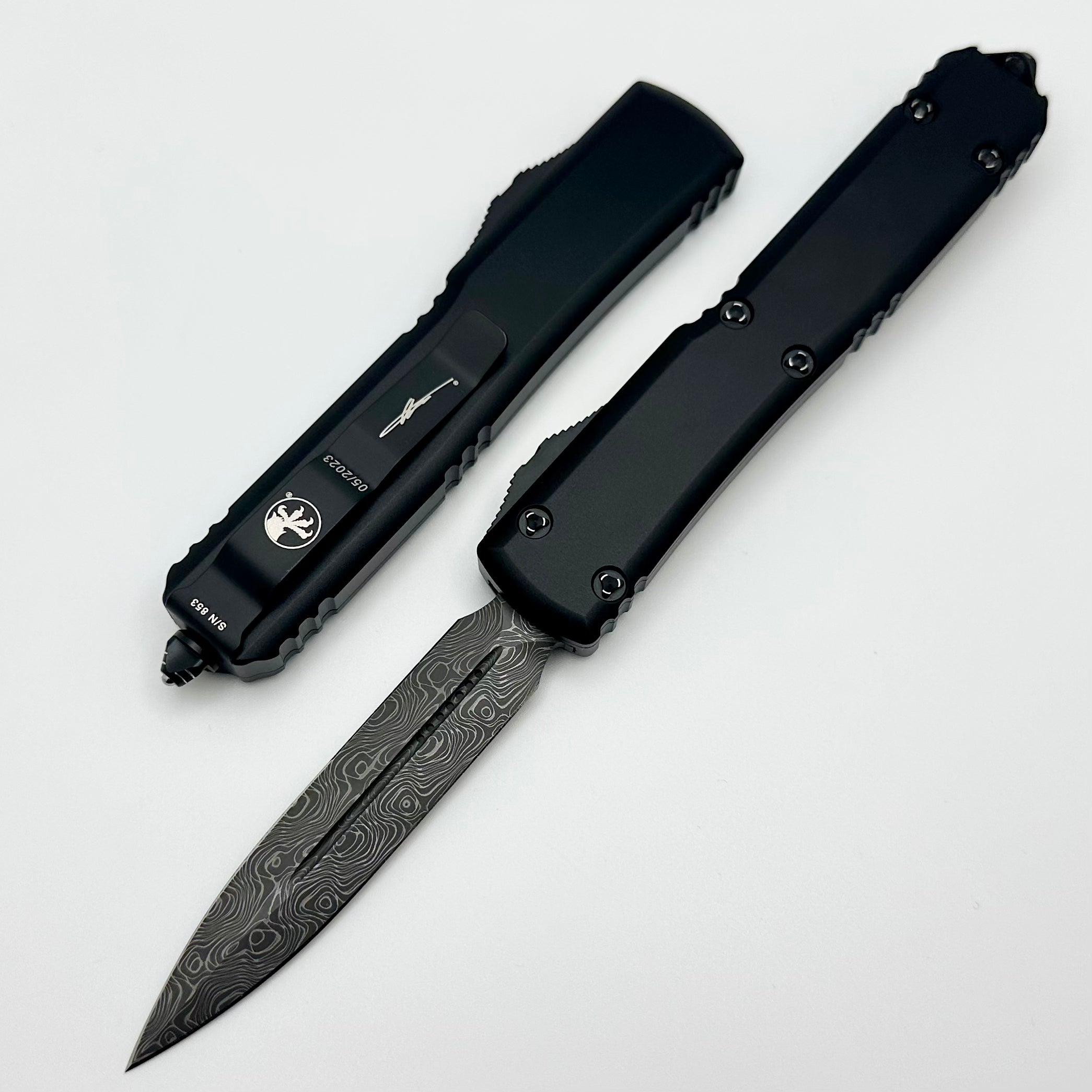 Microtech Ultratech Damascus Double Edge & Black w/ Ringed Hardware Signature Series 122-16S Damascus Pattern #2