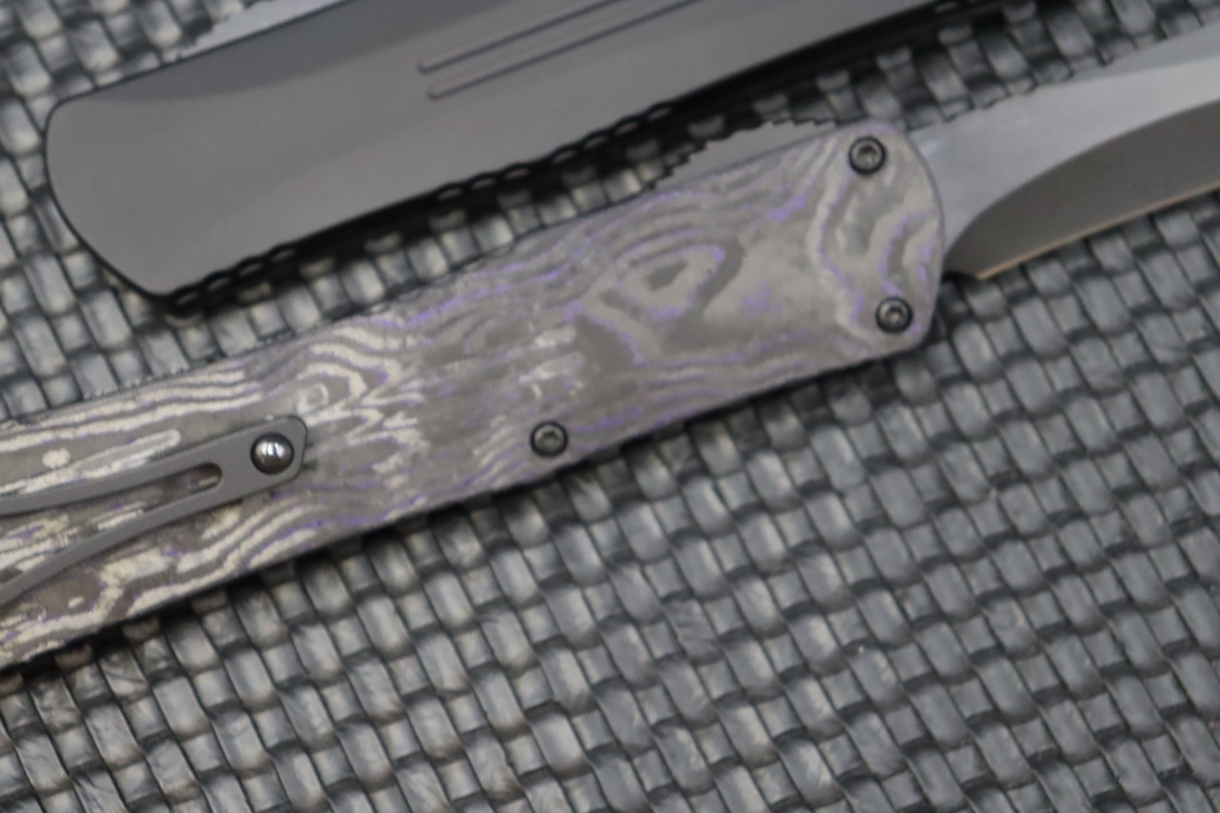 Heretic Knives Manticore X Recurve DLC & Purple Camo Carbon H033-6A-PUCF