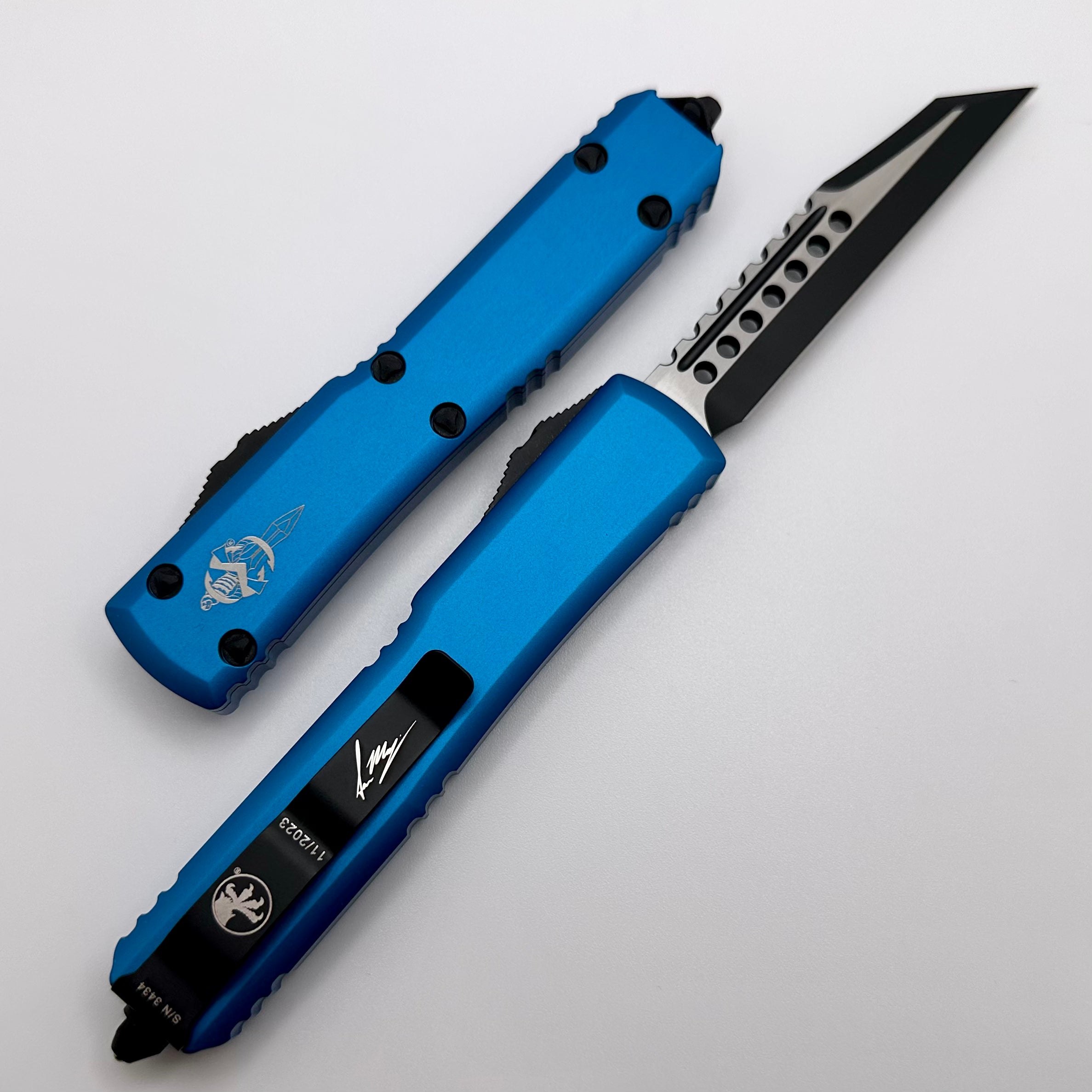 Microtech Ultratech Black Warhound Blue Signature Series 119W-1BLS