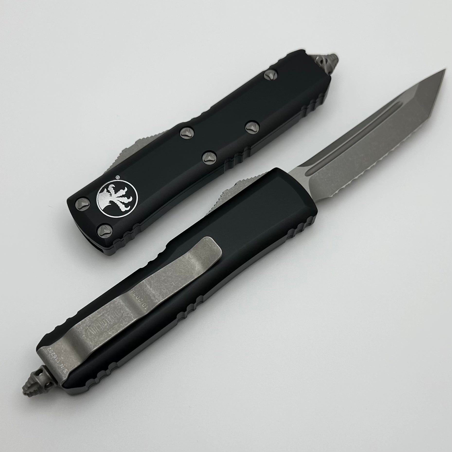 Microtech UTX-85 Tanto T/E Apocalyptic Full Serrated & Black 233-12AP