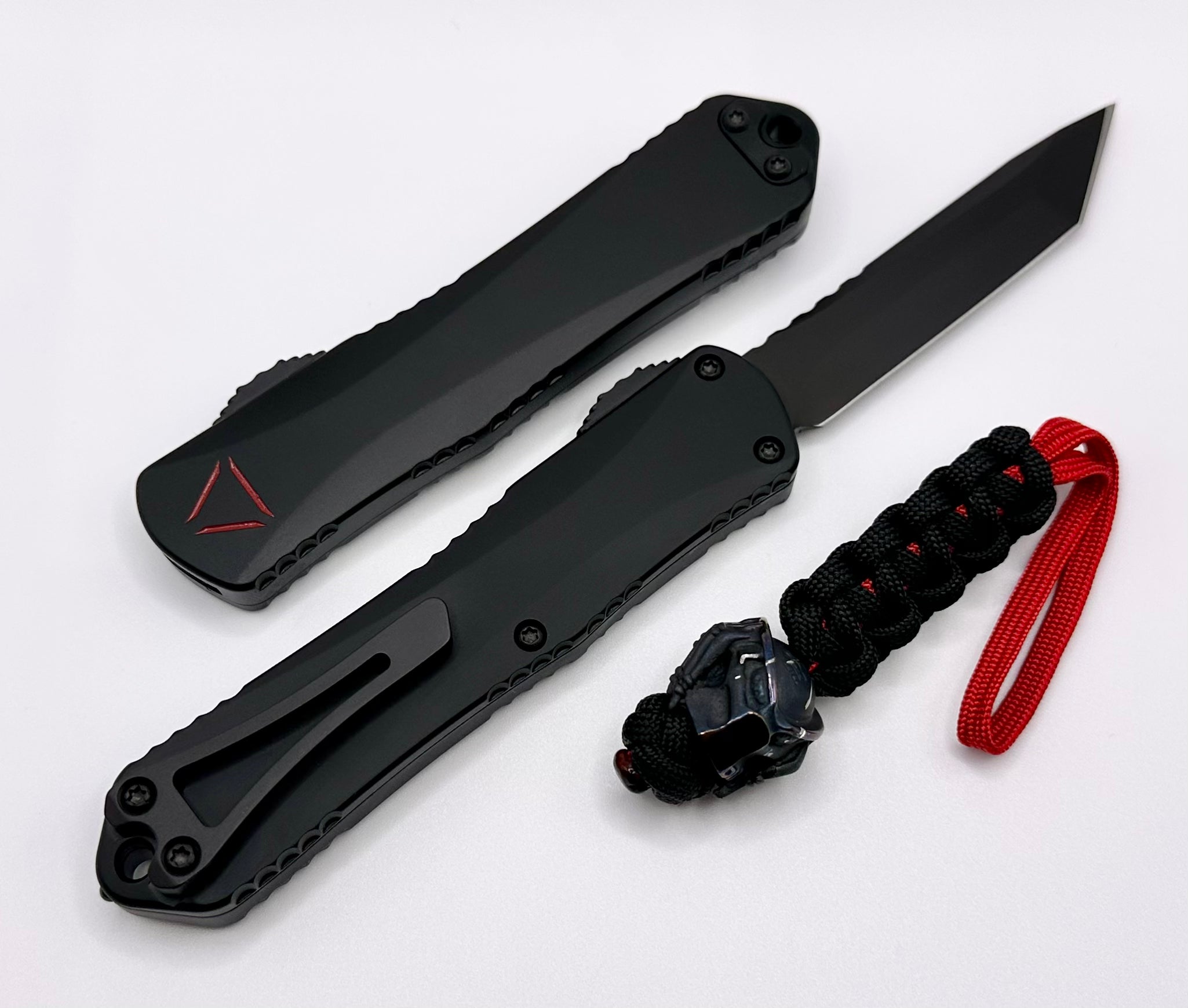 Heretic Knives Manticore E Black Predator w/ Red Reticle & Tanto MagnaCut & Cobalt Predator Bead