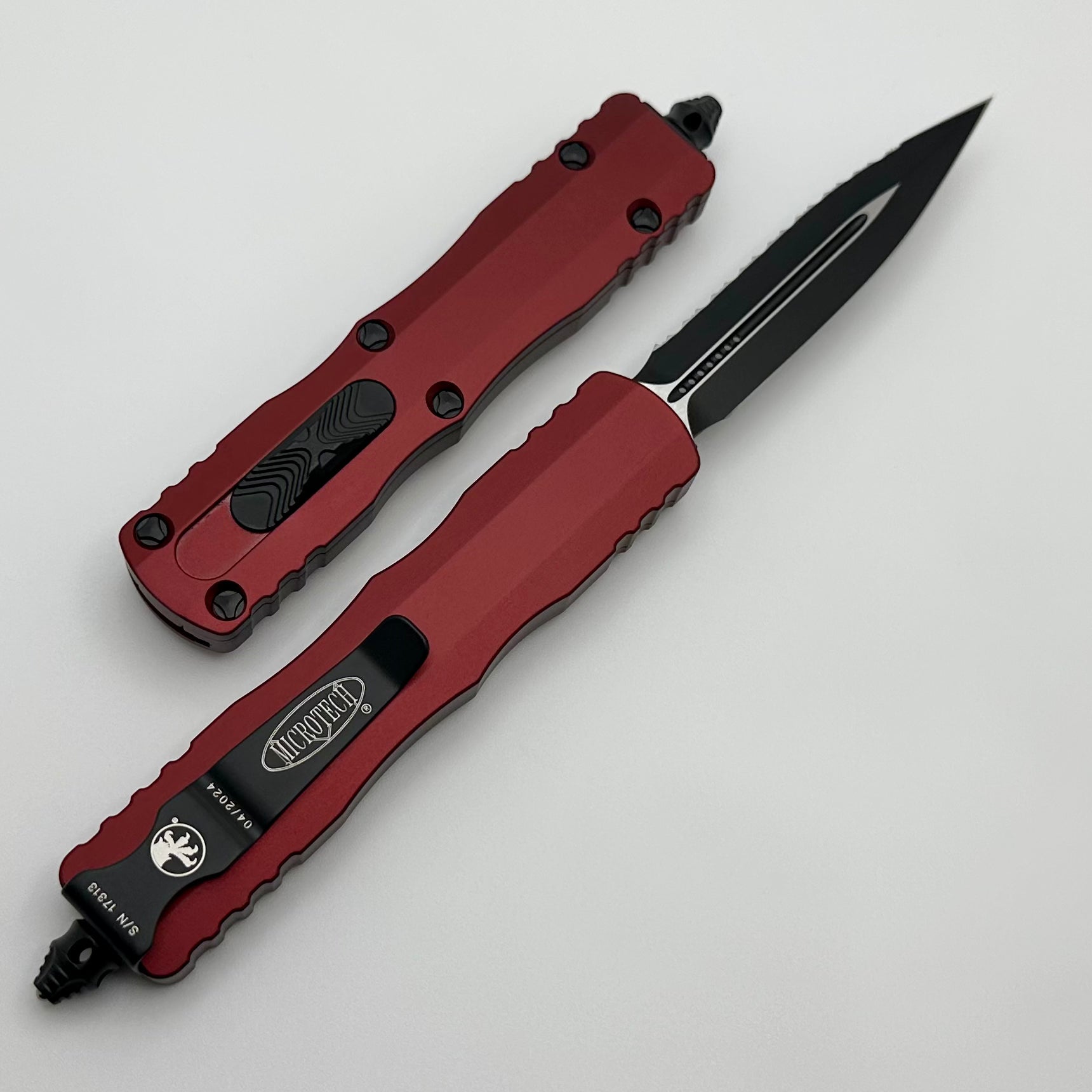 Microtech Dirac D/E Full Serrated & Merlot 225-3MR