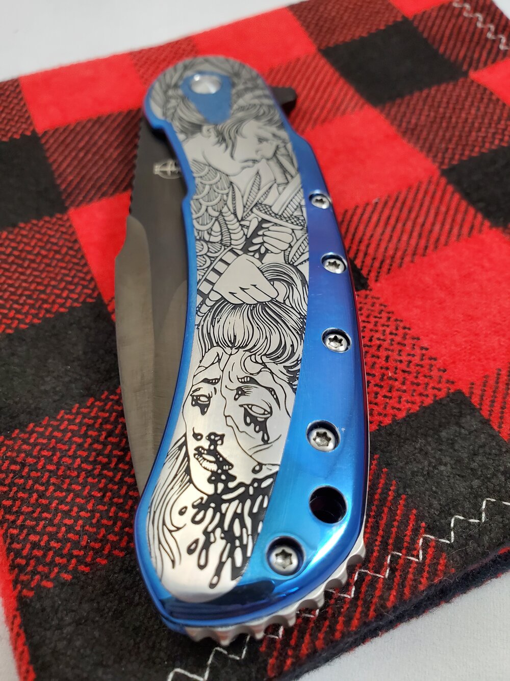 Todd Begg California Custom Shop Bodega Engraved Dragon Lady Blue N690 Compound Grind Blade