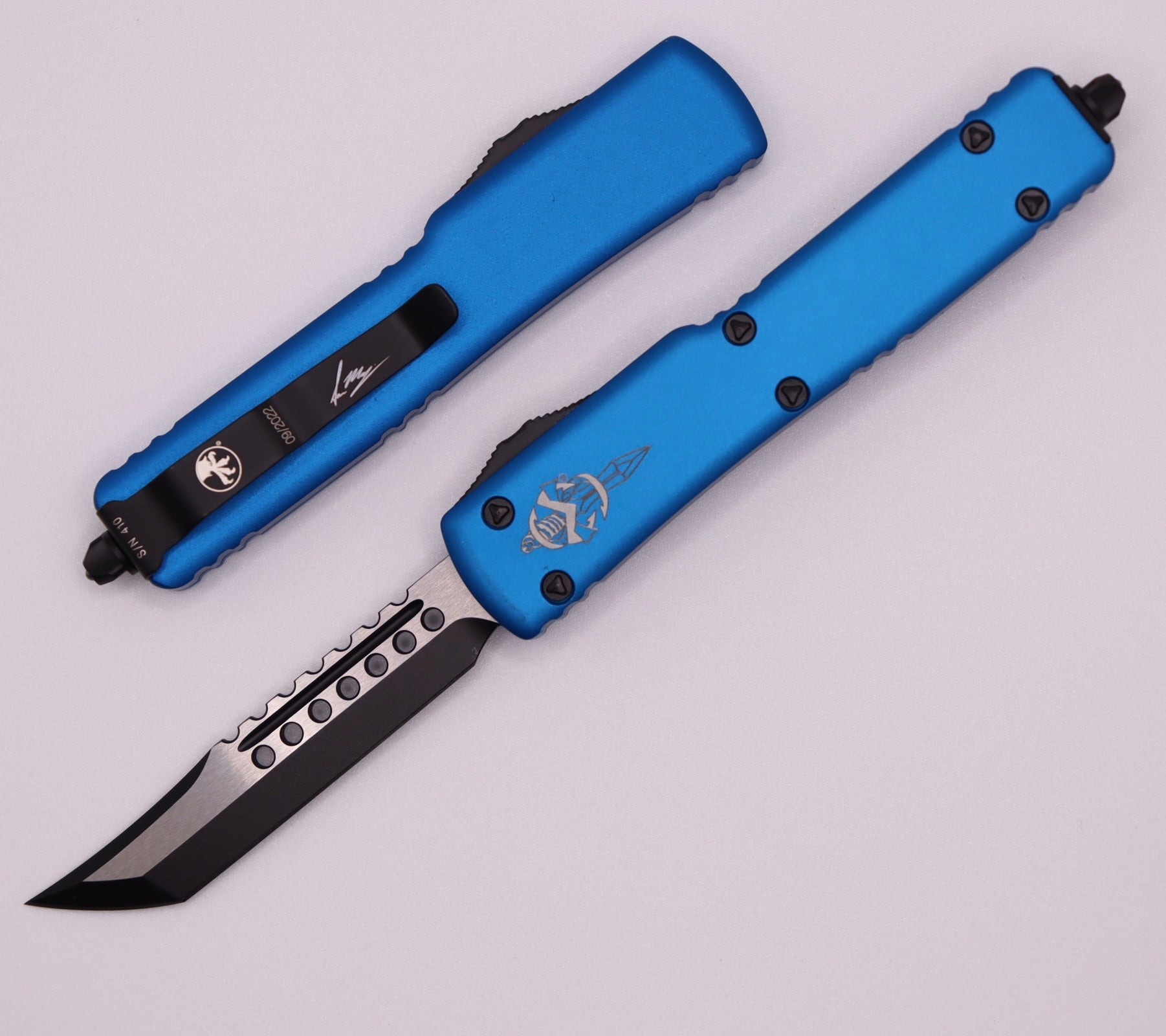 Microtech UTX-70 Hellhound Black Standard & Blue 419-1BL