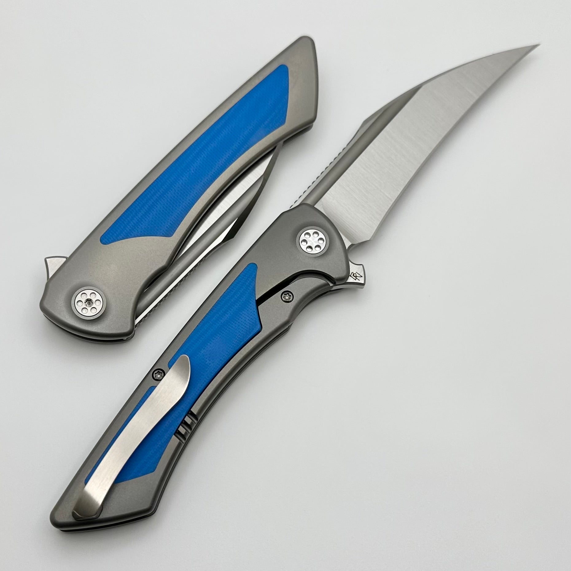 SharpByDesign Derecho Titanium w/ Blue G-10 Inlays & M390 DER-GY-BL