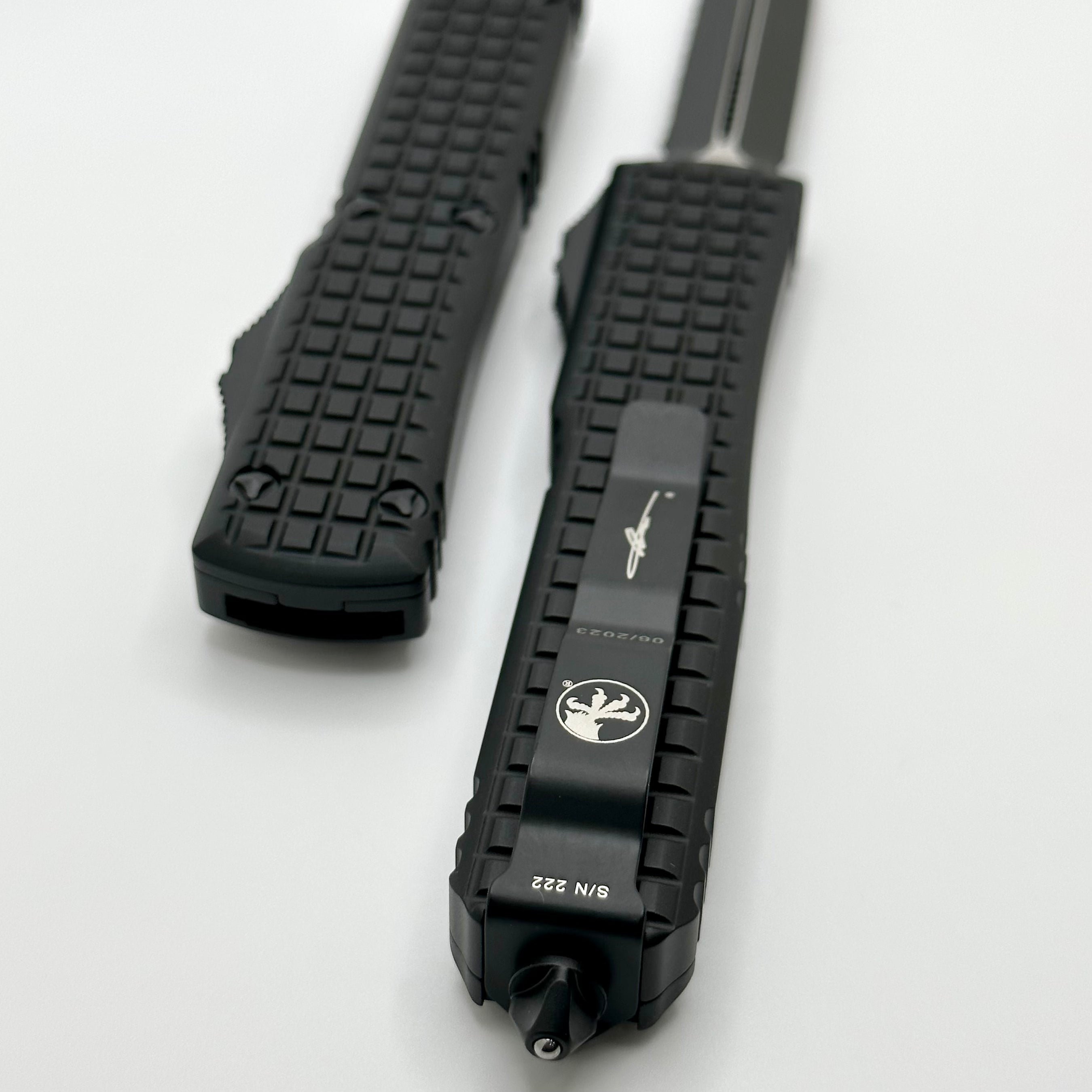 Microtech Ultratech Frag w/ Double Edge Full Serrated Black Tactical Signature Series 122-3TFRS