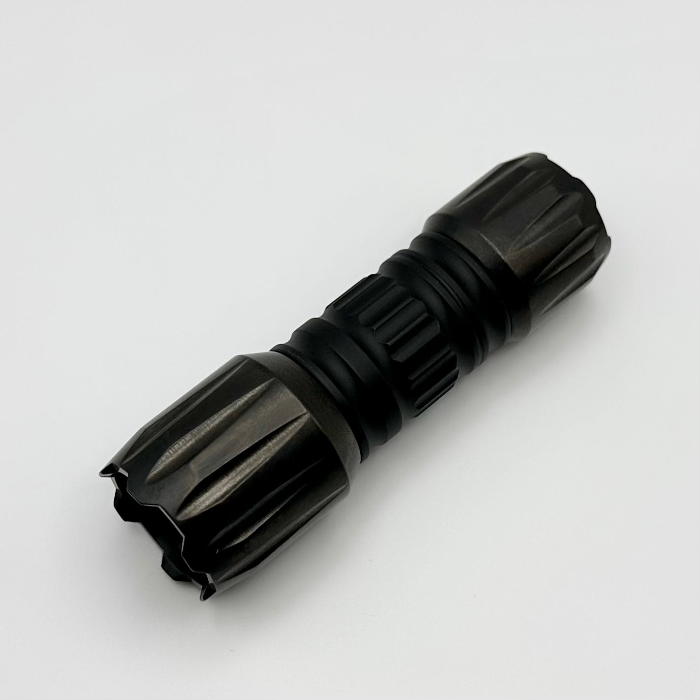 Heretic Knives Hyperion Flashlight DLC Titanium Ends/Pocket Clip w/ Black Aluminum Barrel H090-BLK-DLC